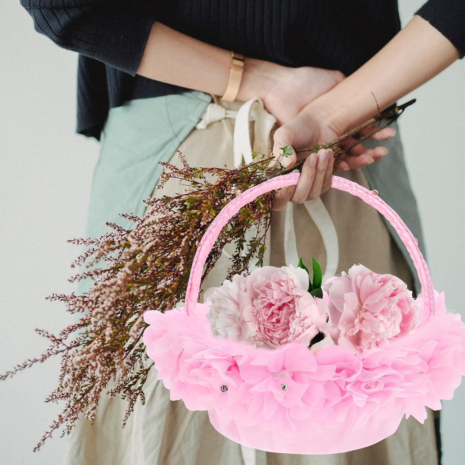 Mobestech Wedding Flower Girl Basket with Lace Imitation, Pink Romantic Bride Flower Basket for Scattering Petals, Western Style Wedding Ceremony Supplies