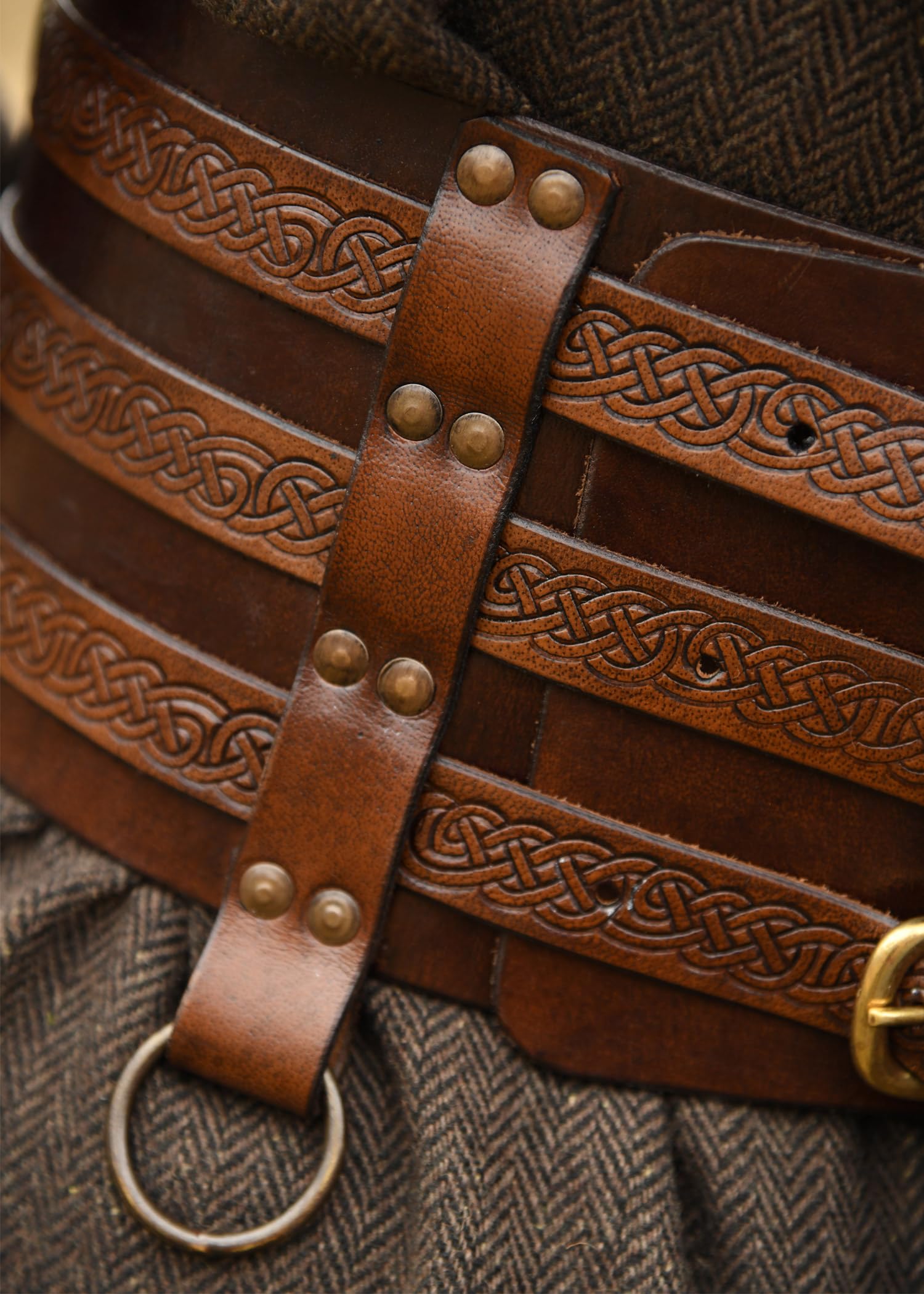 Battle-Merchant - Wikinger Gürtel aus echtem Leder mit Prägung - Unisex - Ideal für Mittelalter LARP und Fantasy Cosplay