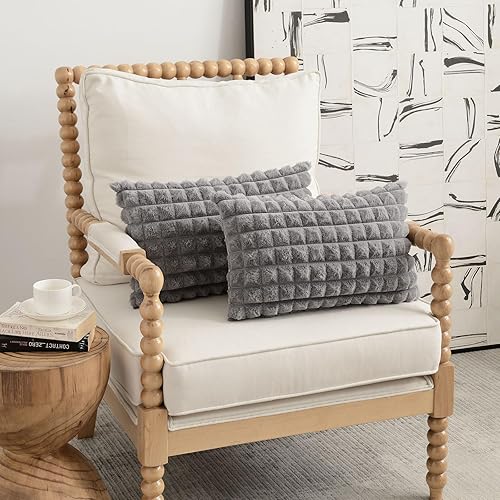 Miniatura 137 de FUTEI Juego de 2 fundas de almohada decorativas color camello de 18 x 18 pulgadas, fundas de cojín cuadradas, piel sintética de conejo esponjosa