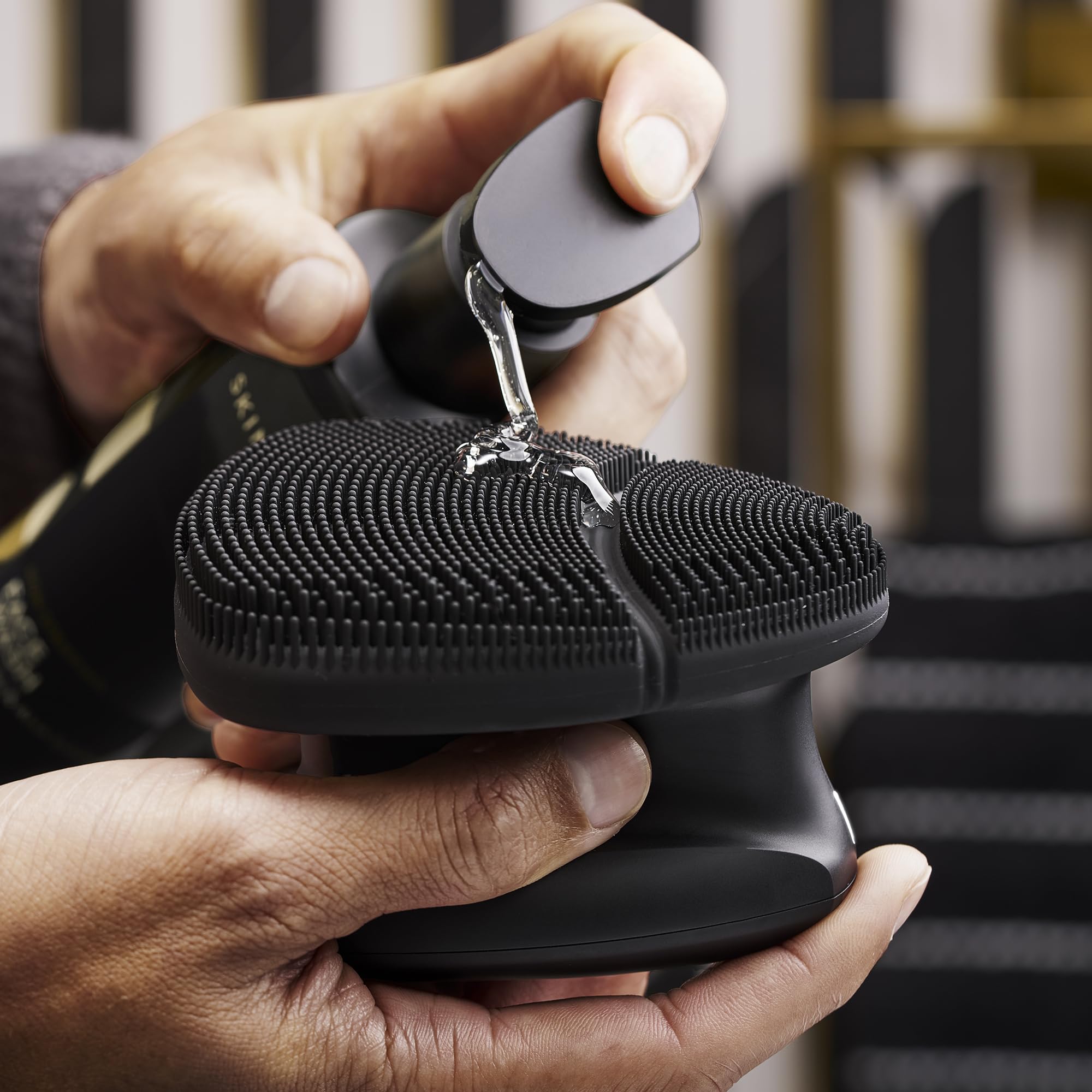 MANSCAPED® The Face Buffer PRO - Men's Electric Silicone Face Scrubber for Nourishing, Deep Cleaning & Exfoliating Your Skin, 3 Facial Cleansing Modes & 2 Sonic Vibration Speeds, Travel Lock