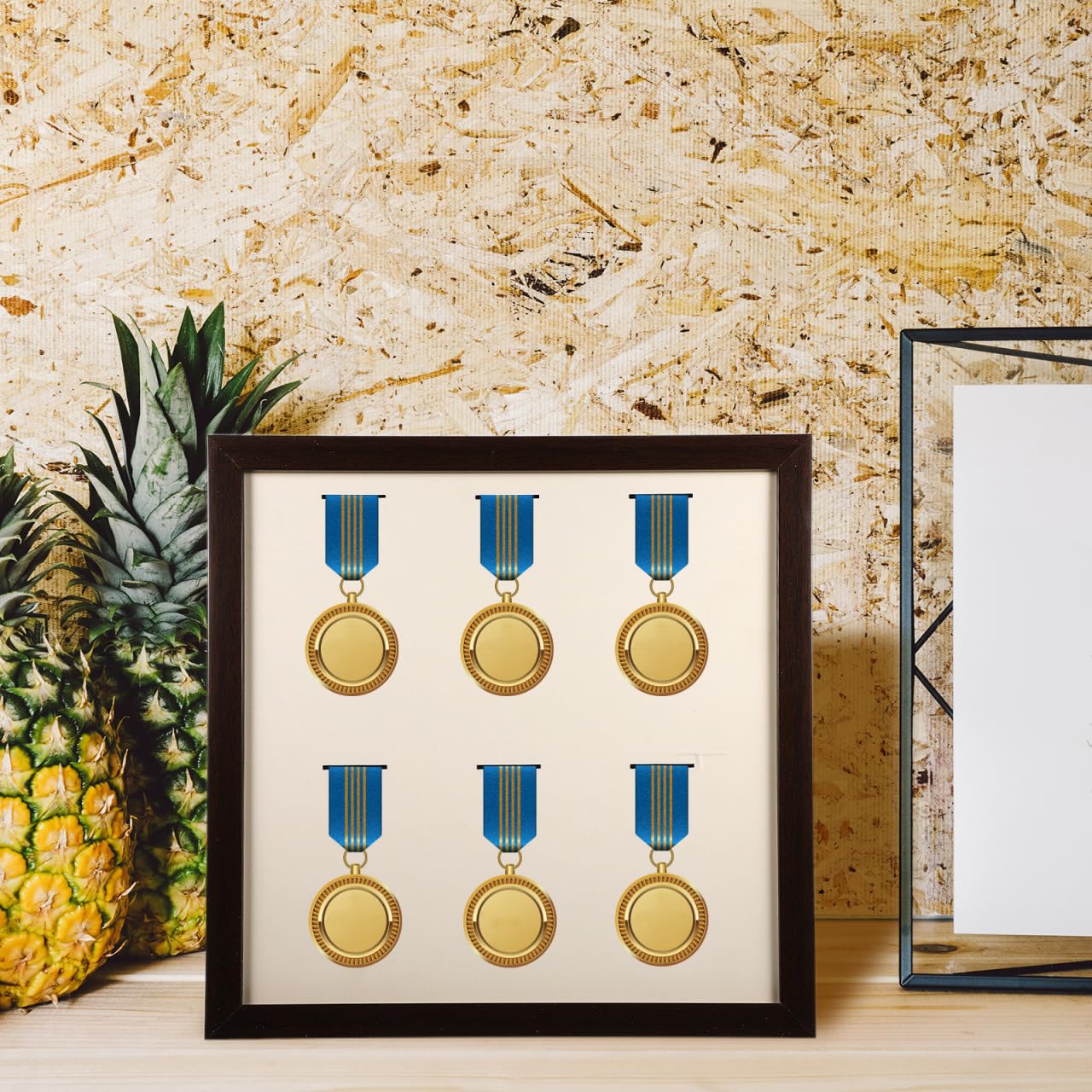 BESPORTBLE Kasten Medaillenanzeigerahmen holzige Einrichtung Schreibtischdekoration Metalldekor sportliche Medaillenanzeige Pin Vitrine Marathon-Medaillenanzeige Geschenk Bilderrahmen Fußball