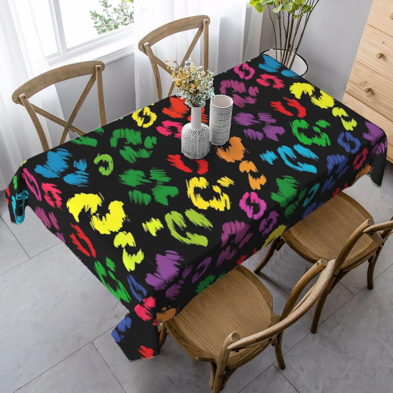 Nappe de table léopard rainbow infroissable pour protéger et décorer sans repasser