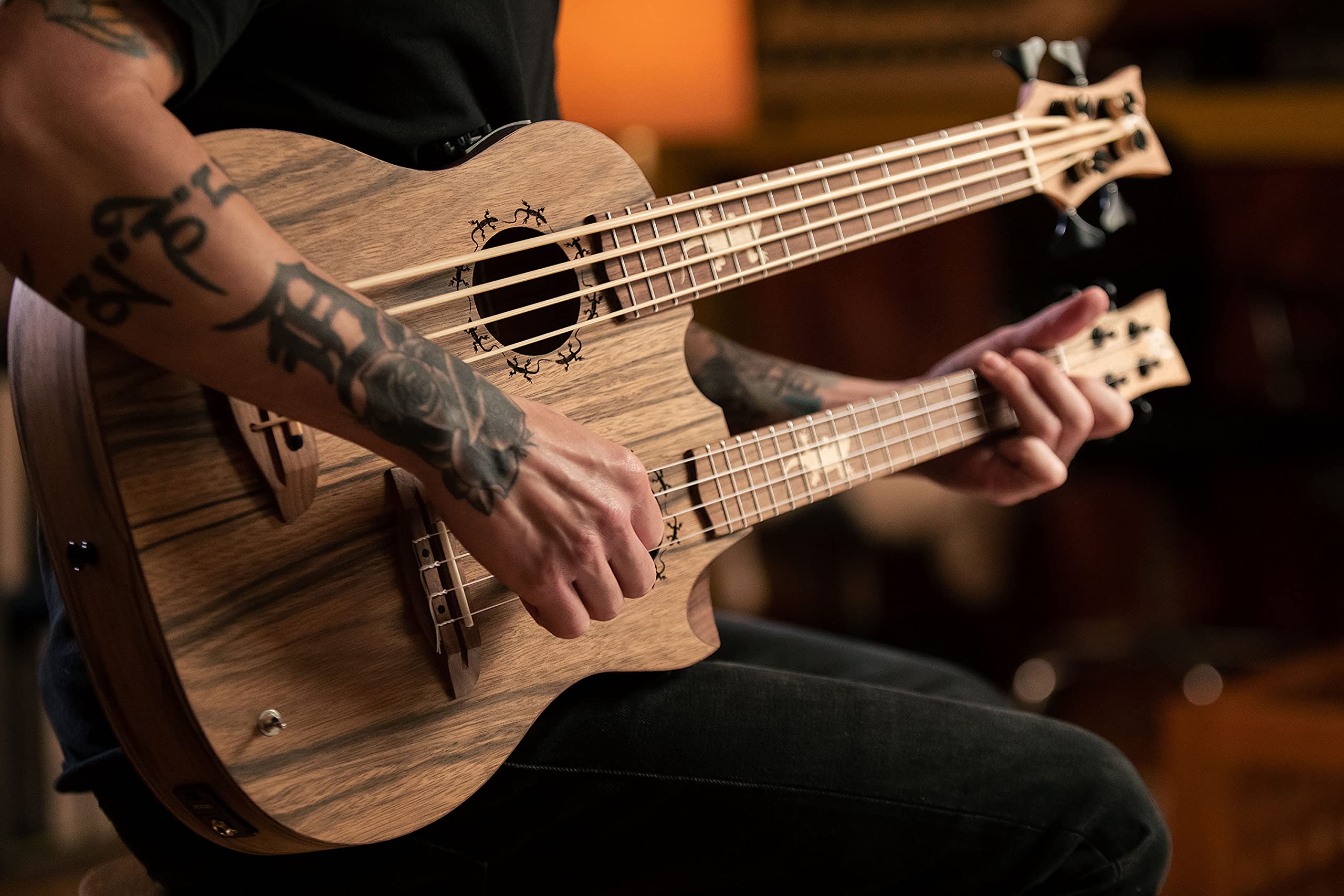 Ortega Guitars Double Neck Ukulele Elettro-Acustico – Tenor, Ukebass – Custom Built Series – Gig Bag Inclusa – Paldao, Natural (HYDRA-BSTE)