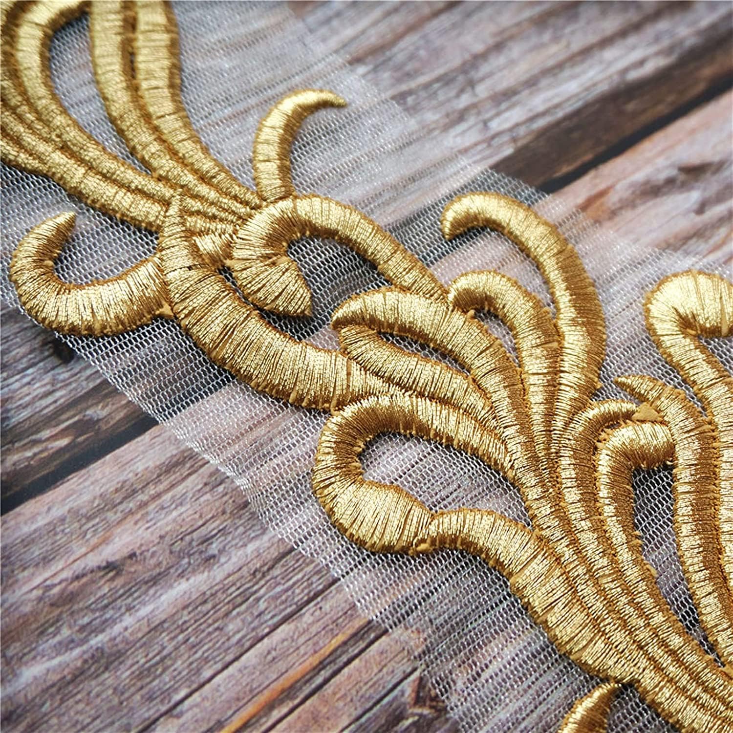 Appliqué Decorativi per Abiti da Cerimonia, Abito Ricamato in Tessuto di Pizzo con Applicazioni Colletto