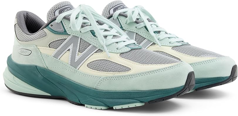 New Balance Mens Made in USA 990v6 Sneaker
