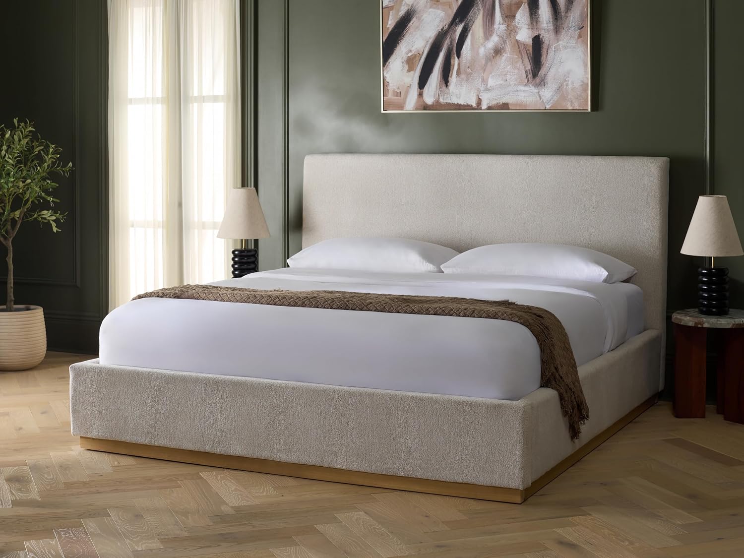 SAFAVIEH Couture Collection - Pippin Grey Chenille Upholstered King Bed with Headboard, No Box Spring Required (SFV5063C-K)