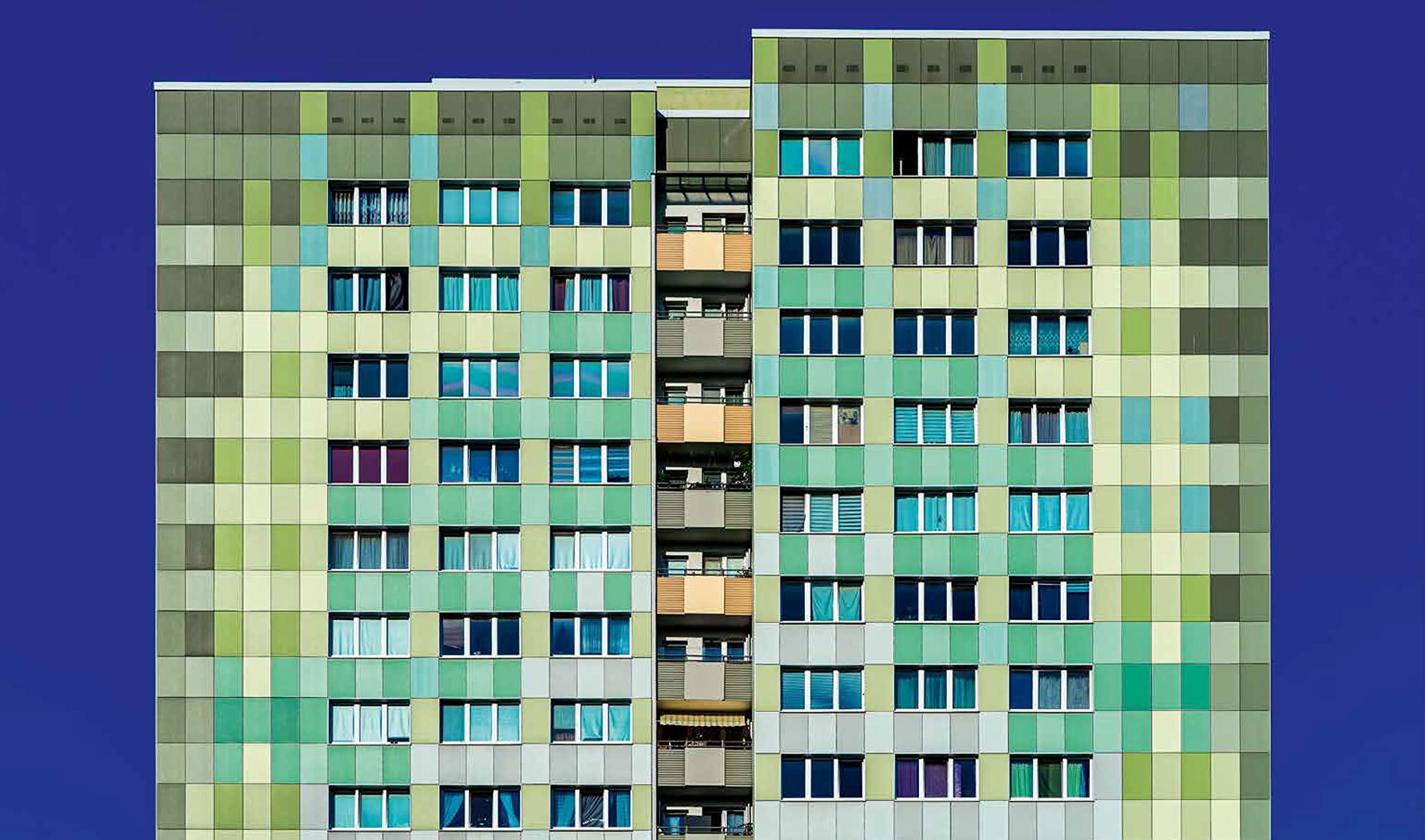 Plattenbau Berlin: Urbane Wohnarchitektur. Ein fotografischer Rundgang. - Urban Residential Architecture. A Photographic Journey [dt./engl.]