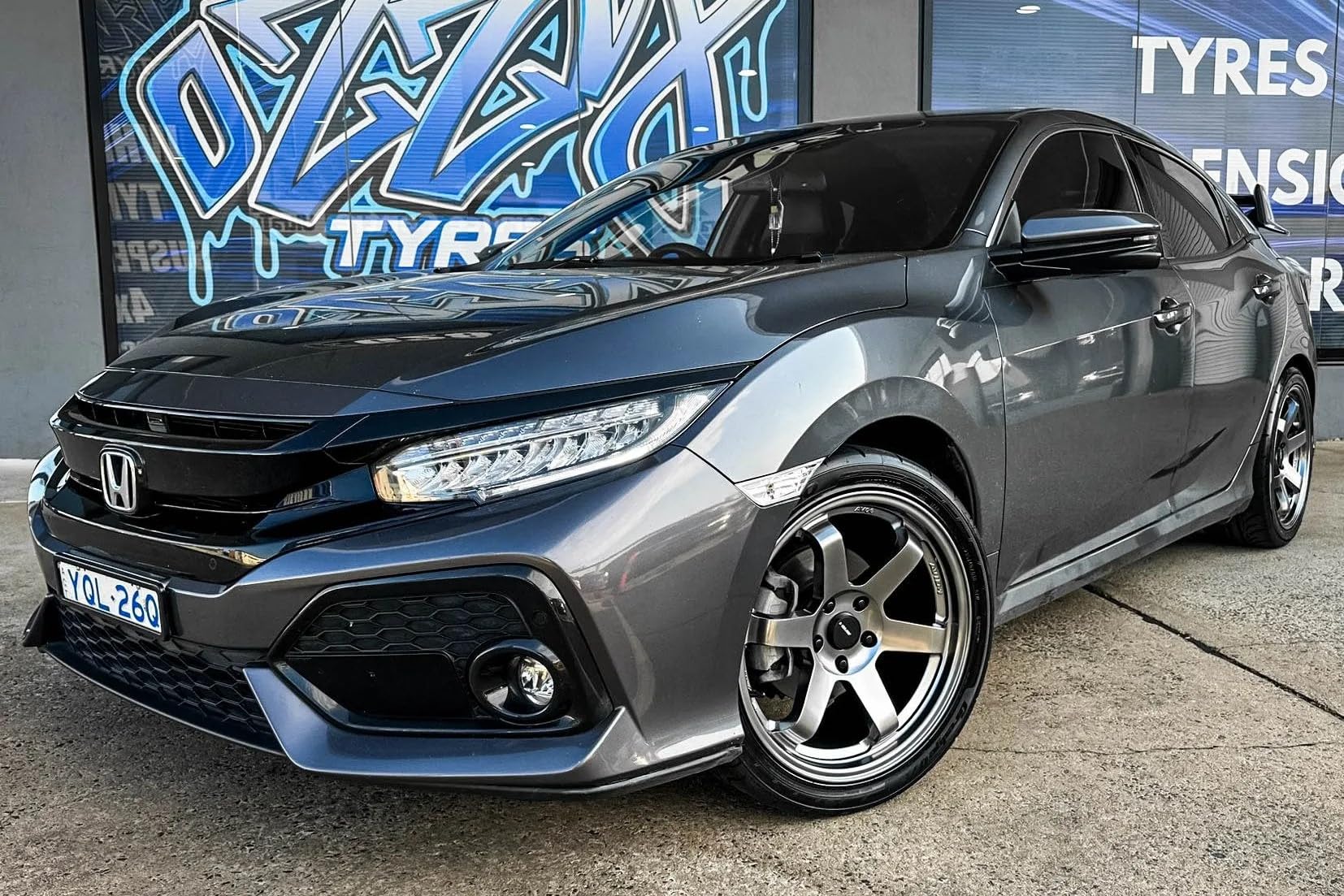 AVID.1 AV-06 Custom Wheel - 18x8.5, 35 Offset, 5x114.3 Bolt