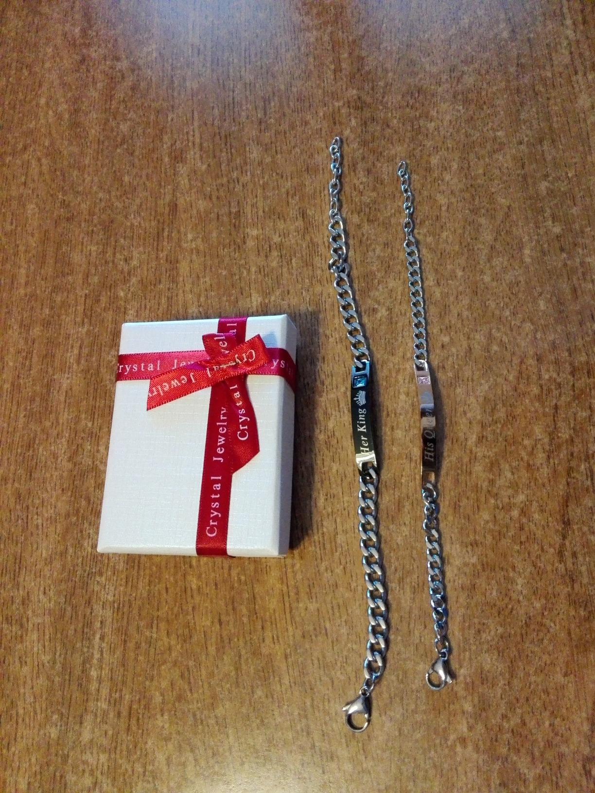 Aggiungi un tocco di eleganza personalizzata al tuo look con i braccialetti fatti a mano! , Scegli tra tanti colori e personalizza il tuo braccialetto con l'iniziale del tuo nome o di una persona