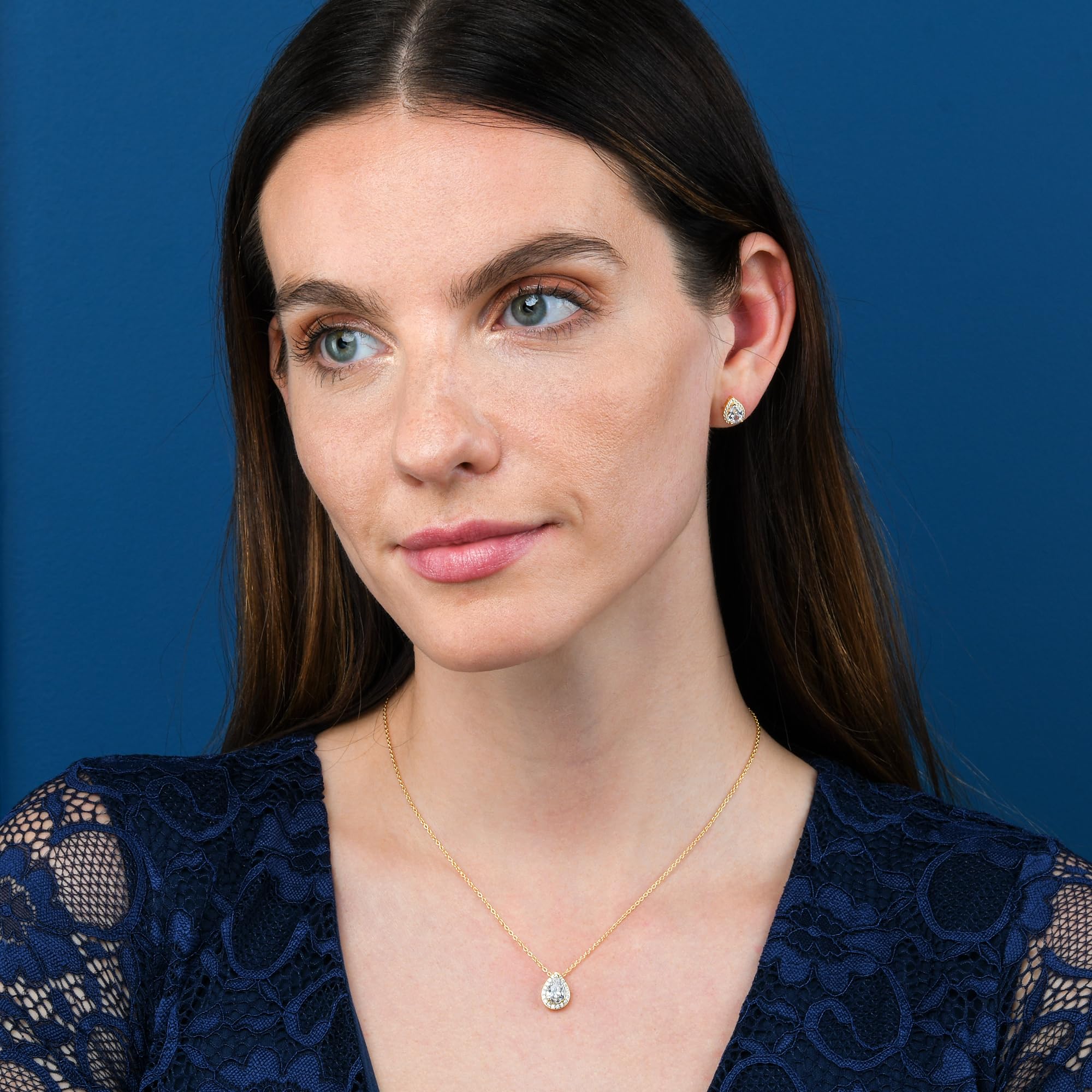 Diamond Treats Halskette mit birnenförmigem Anhänger aus 925er Sterlingsilber für Damen und Mädchen mit weißen, grünen, blauen oder roten Zirkonia-Steinen