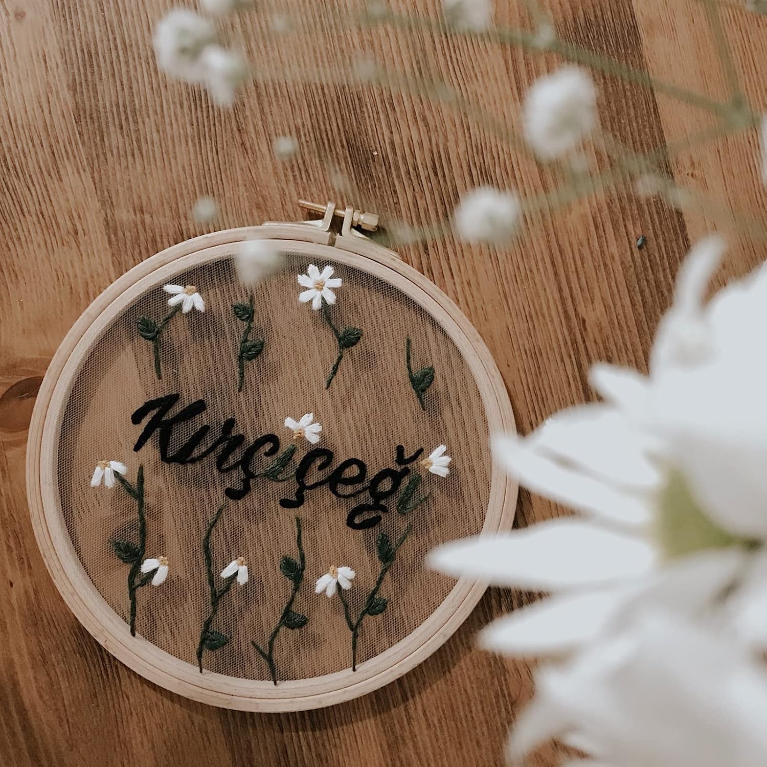 Grehge 3Pcs 3 Sizes Round Bamboo Embroidery Hoop Circle Cross Stitch Hoop Ring for Craft Sewing,with Gold Eye Embroidery Needles, Embroidery Hoop