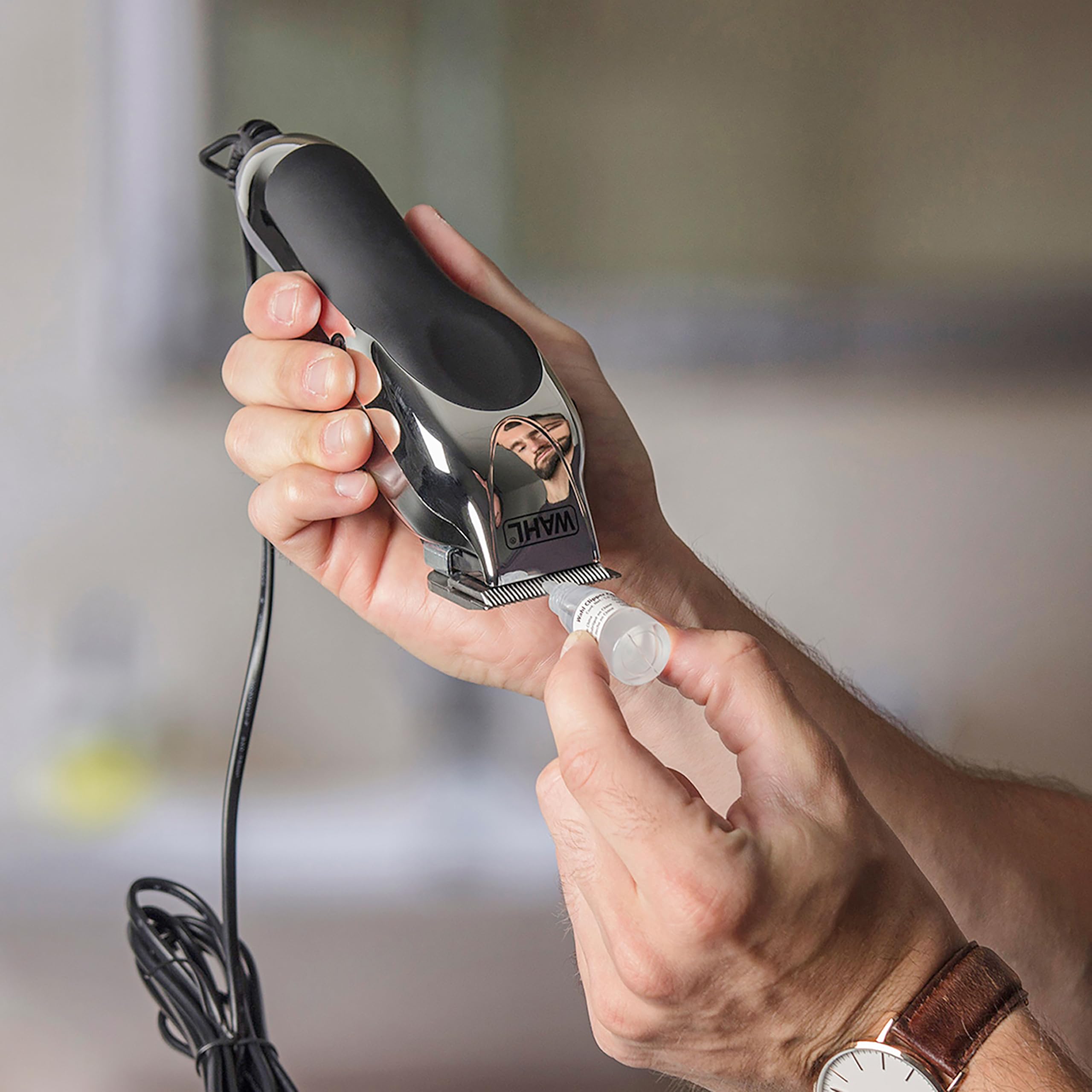 WAHL Chrome Pro Deluxe cortadora de pelo eléctrica con cable y palanca de ajuste, kit completo con recortadora a pilas, capa, espejo, tijeras, 10 peines guía, pinzas para el pelo