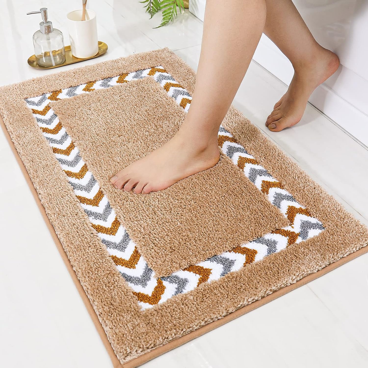 Roseate Race Track Super Soft Anti Skid (40x60 cm) Super Absorbent Mats Microfibre 2000 GSM Mat for Bathroom/Bedroom/Kitchen/Door Mat/Floor Mat (Beige) Pack of 1