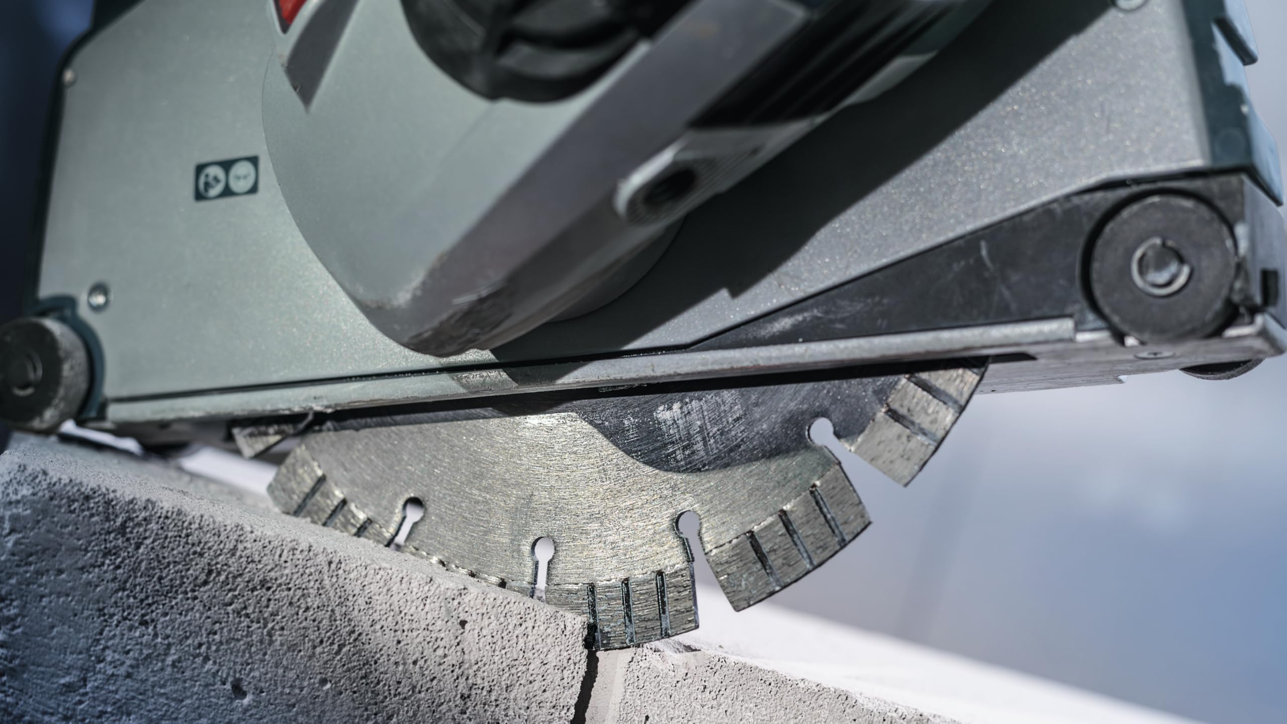 Bosch Professional Diamentowa tarcza tnąca Best for Abrasive (do materiałów abrazyjnych, 180 x 22,23 x 2,4 x 12 mm, Akcesoria małych szlifierek kątowych)