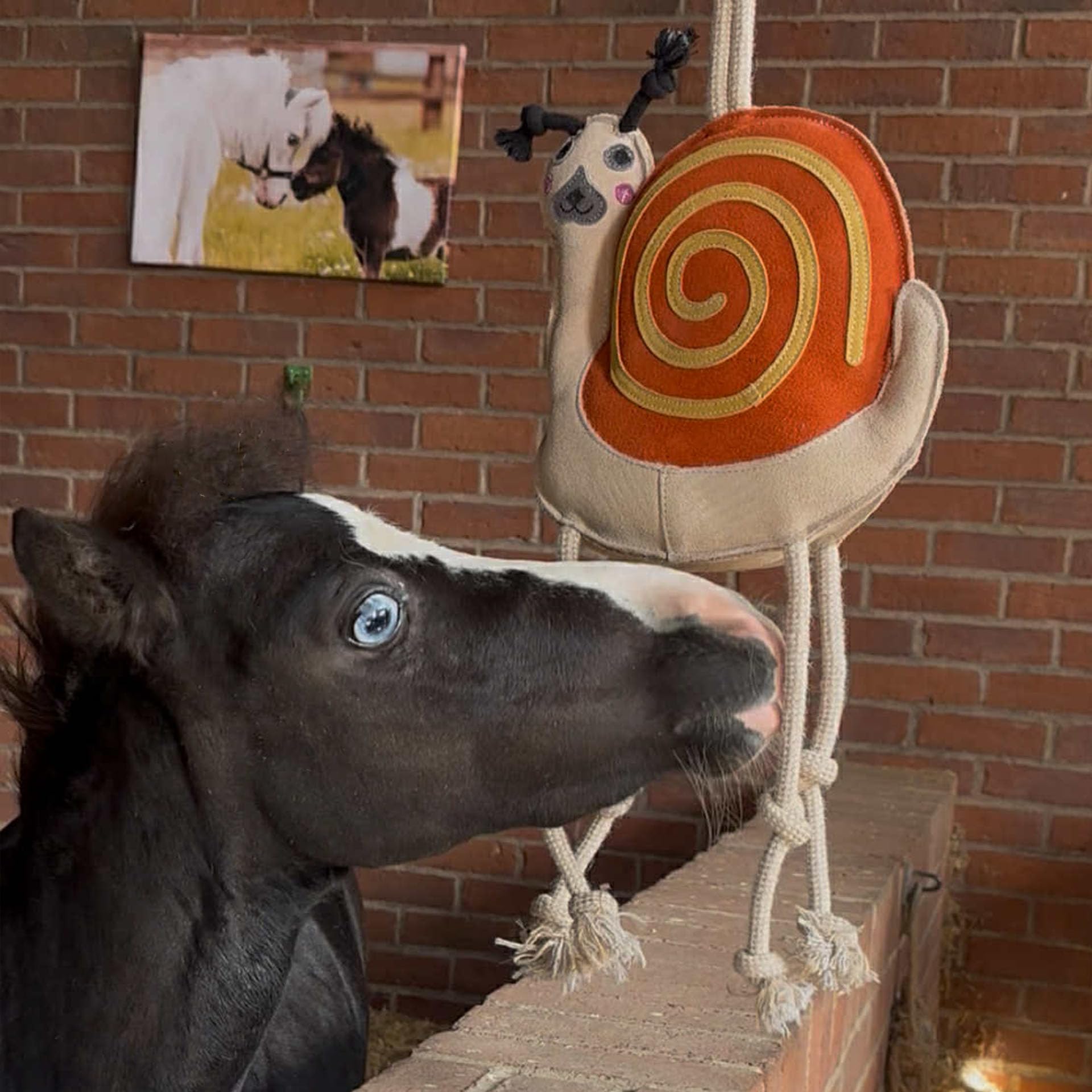 Ruggles Horse Stable Toy, 26cm x 28cm x 84cm - Image 2