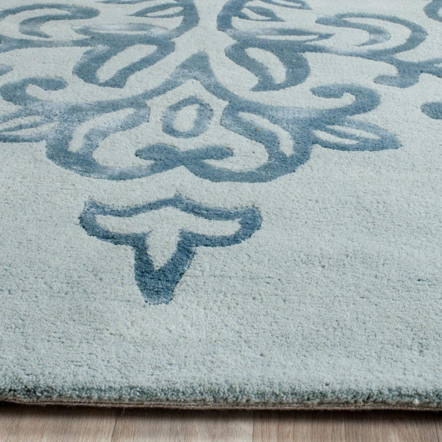 SAFAVIEH Isaac Mizrahi Collection 2'3" x 8' Ivory/Blue IMR720C Handmade Premium Wool Runner Rug