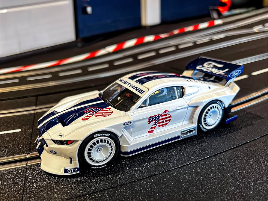 Amazon | Carrera 31083 フォード マスタング GTY No.76 1:32