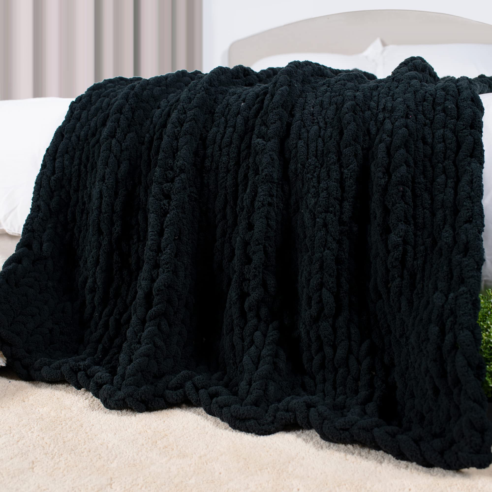 Carriediosa Chunky Knit Throw Blanket Chenille Loop Yarn Handmade Soft Fluffy Throws for Couch Sofa Bed Home Decor Breathable Cozy Heavy Thick Knitted Blanket Washable, 50" X 60" Black