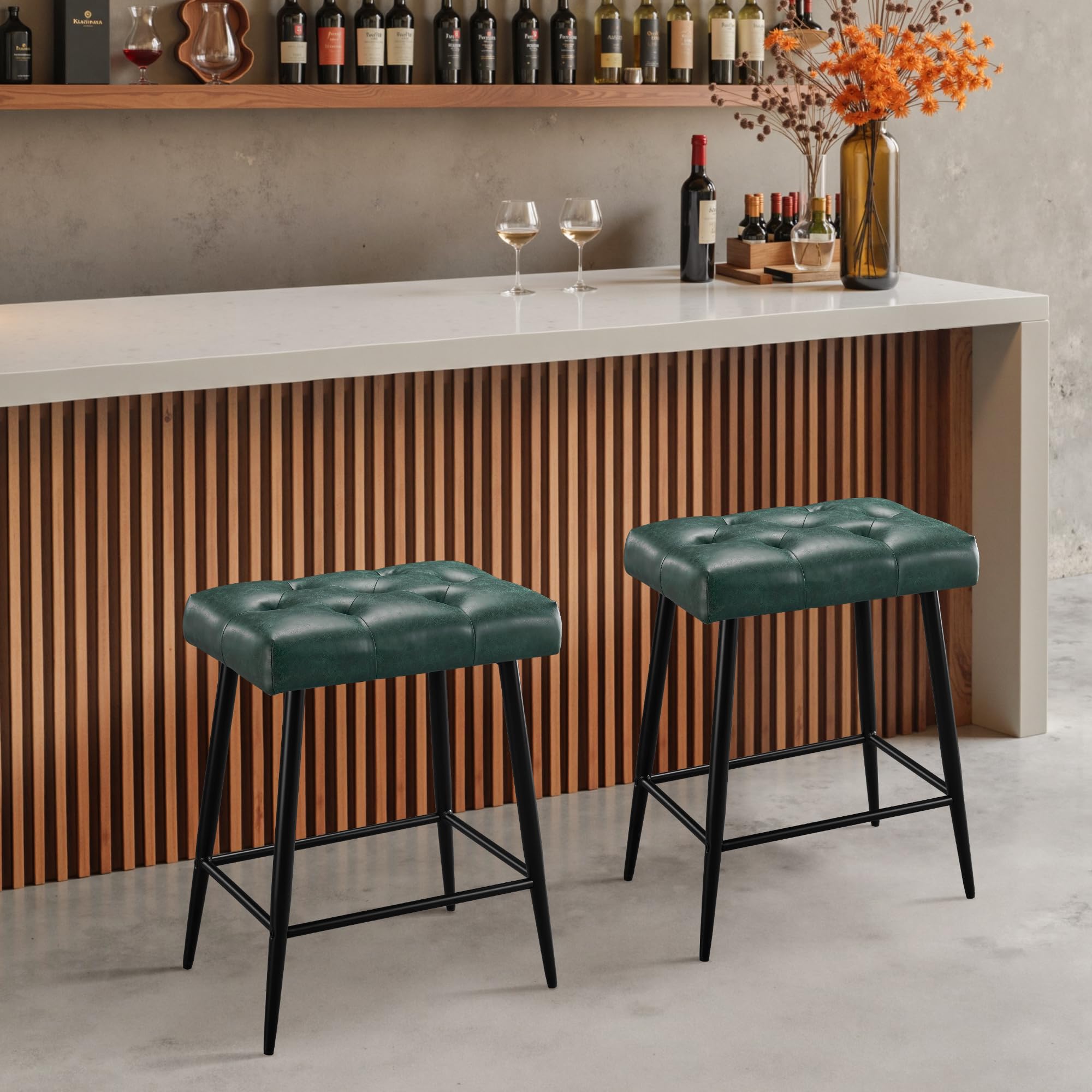 STOOLINK Sgabelli Bar Set di 2, Sgabelli Cucina con Poggiapiedi, Sgabello Alto Pelle in Microfibra, Sgabelli Isola Cucina Rétro, Sgabelli da Cucina per Cucina e Isola Cucina-Verde