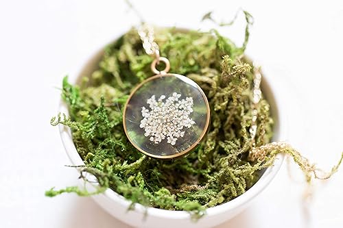 Miniatura 8 de Olive Bella Handmade Pressed White Flower Necklace for Women Queen Anne's Lace 14k Gold Filled Chain 18 inches
