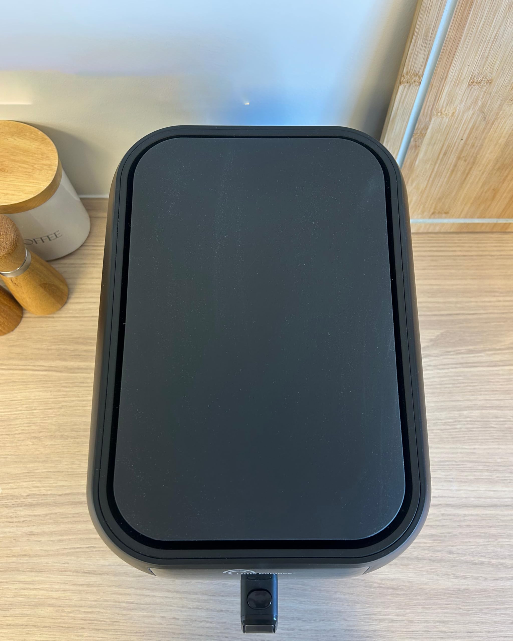 LITTLE BALANCE 8866 Crousty Light Long 8, Freidora sin aceite, Air Fryer, Sin PFAS, 7 programas predefinidos, 8 litros para 6 personas, 1700 W, Negro