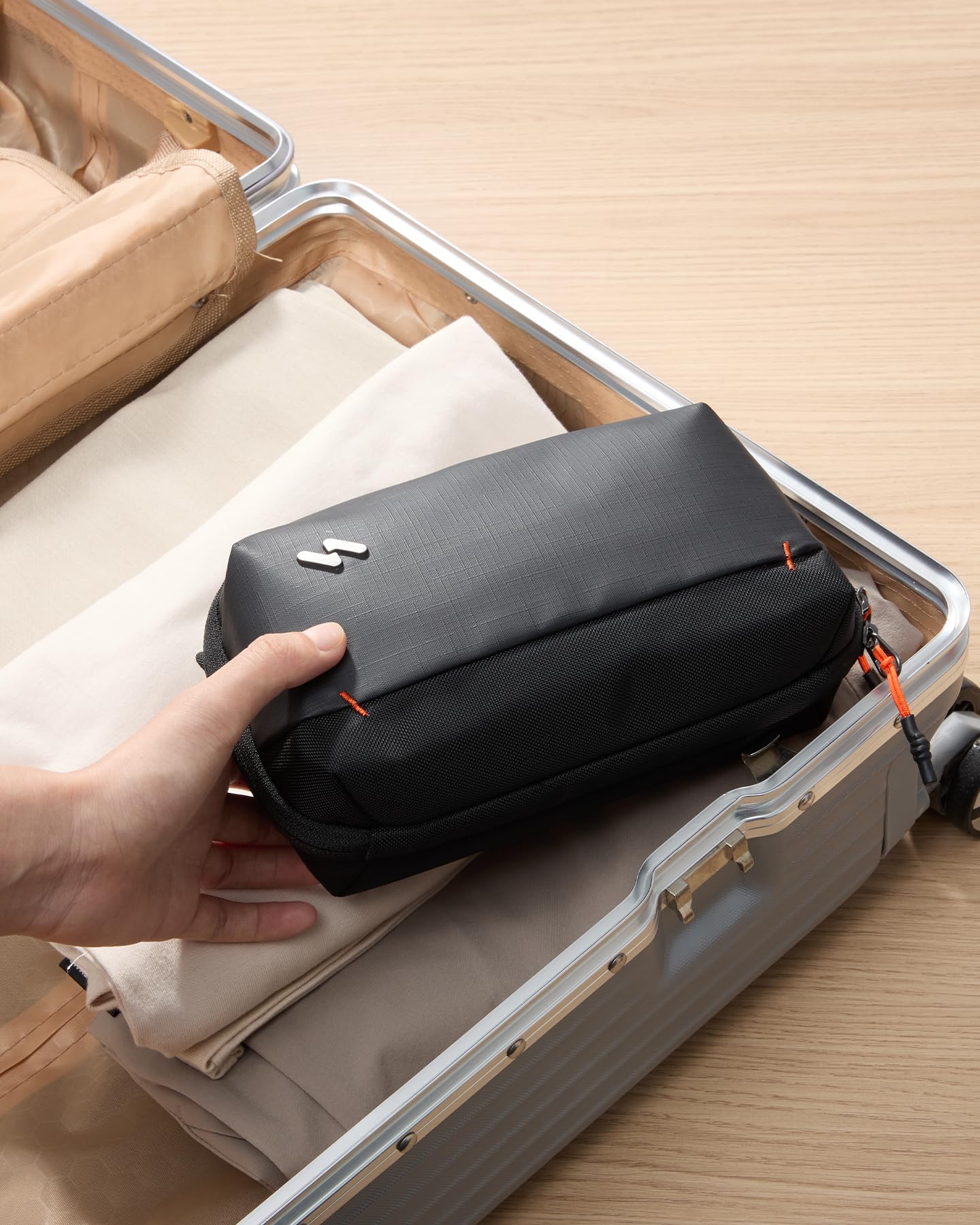 Inateck Organizer Elettronico Portatile, Borsa da Viaggio Resistente agli Spruzzi per Cavi, Power Bank, Hub, Cuffie, Nero