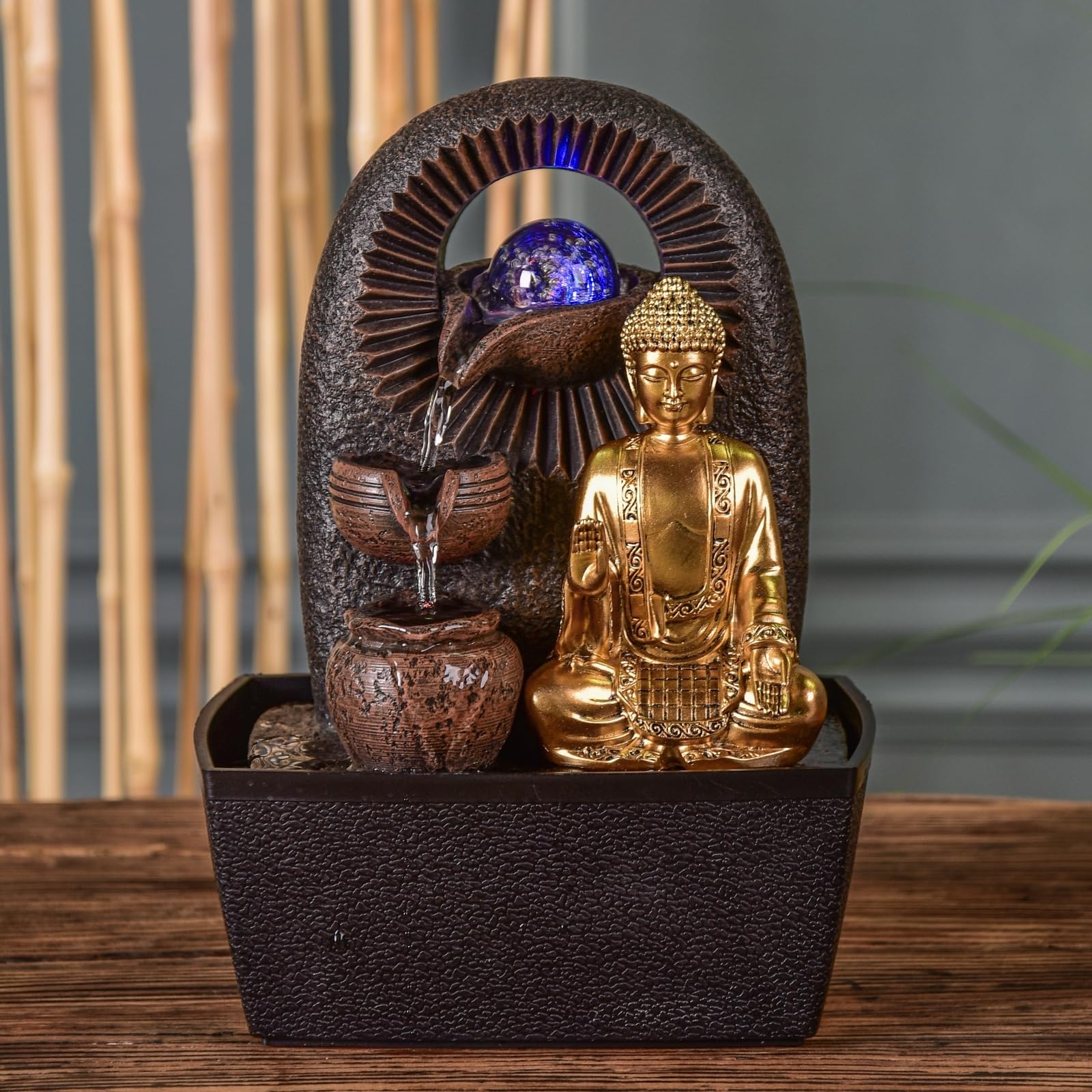 Fontana Buddha Bhava – Fontana interna Buddha rimovibile – Regali – Oggetto decorativo Zen Buddismo – Fontana da tavolo Luce LED – Circuito chiuso – Marrone e Dorato – H 26 cm – Zen'Light