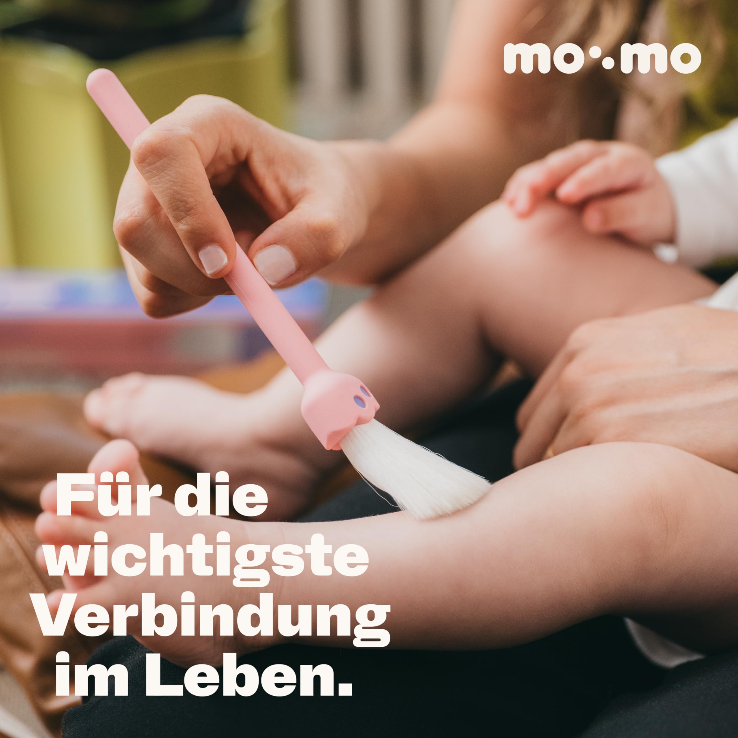 mo:mo konnektor – Streichelpinsel für sanfte Babymassagen & Bindung | Fördert Entspannung, Tastsinn & frühkindliche Entwicklung | 100% vegan, waschbar & sicher (Candy) - 3