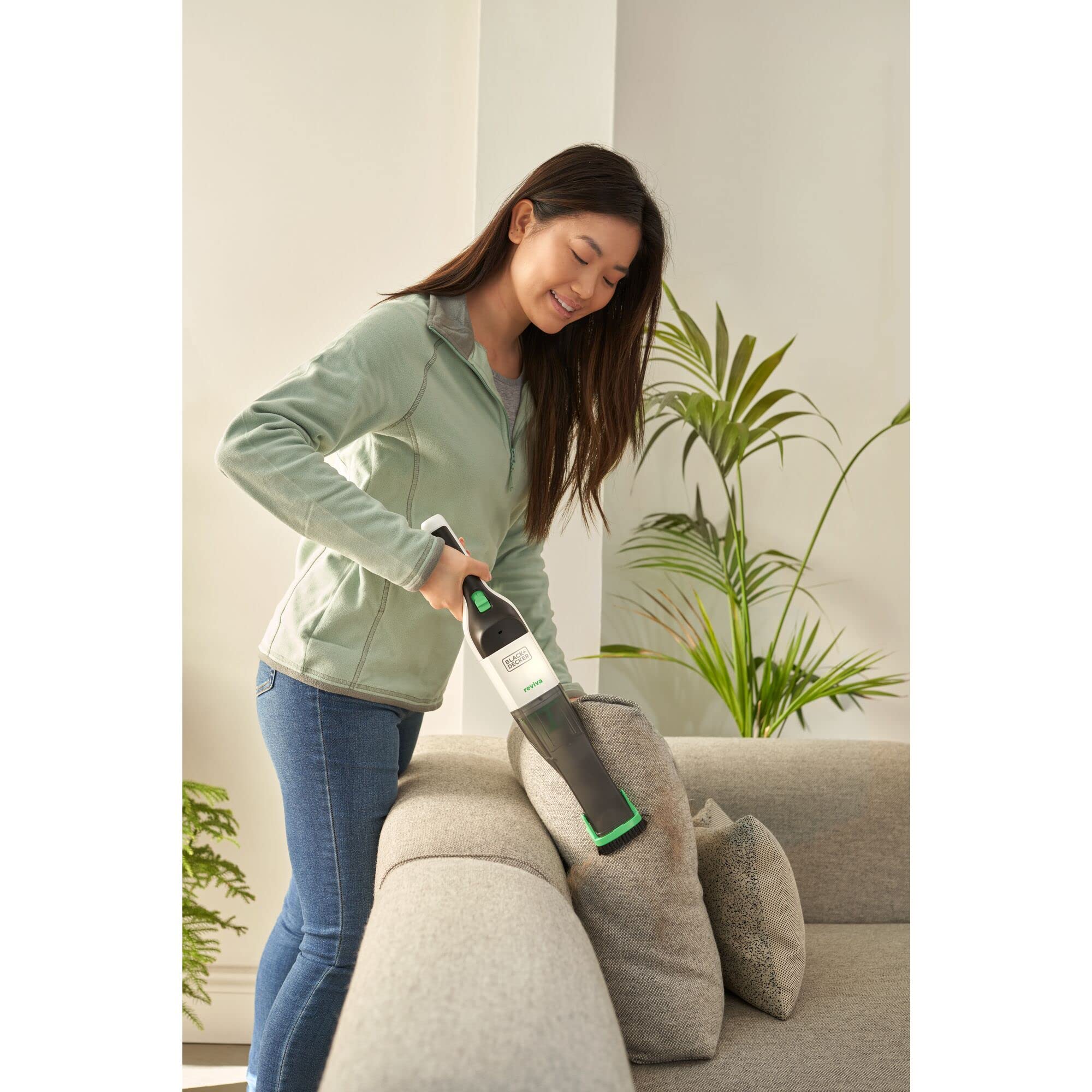 Black+Decker REVHV8CA-QW Aspirabriciole Manuale REVIVA 7.2 V, Bianco e Verde