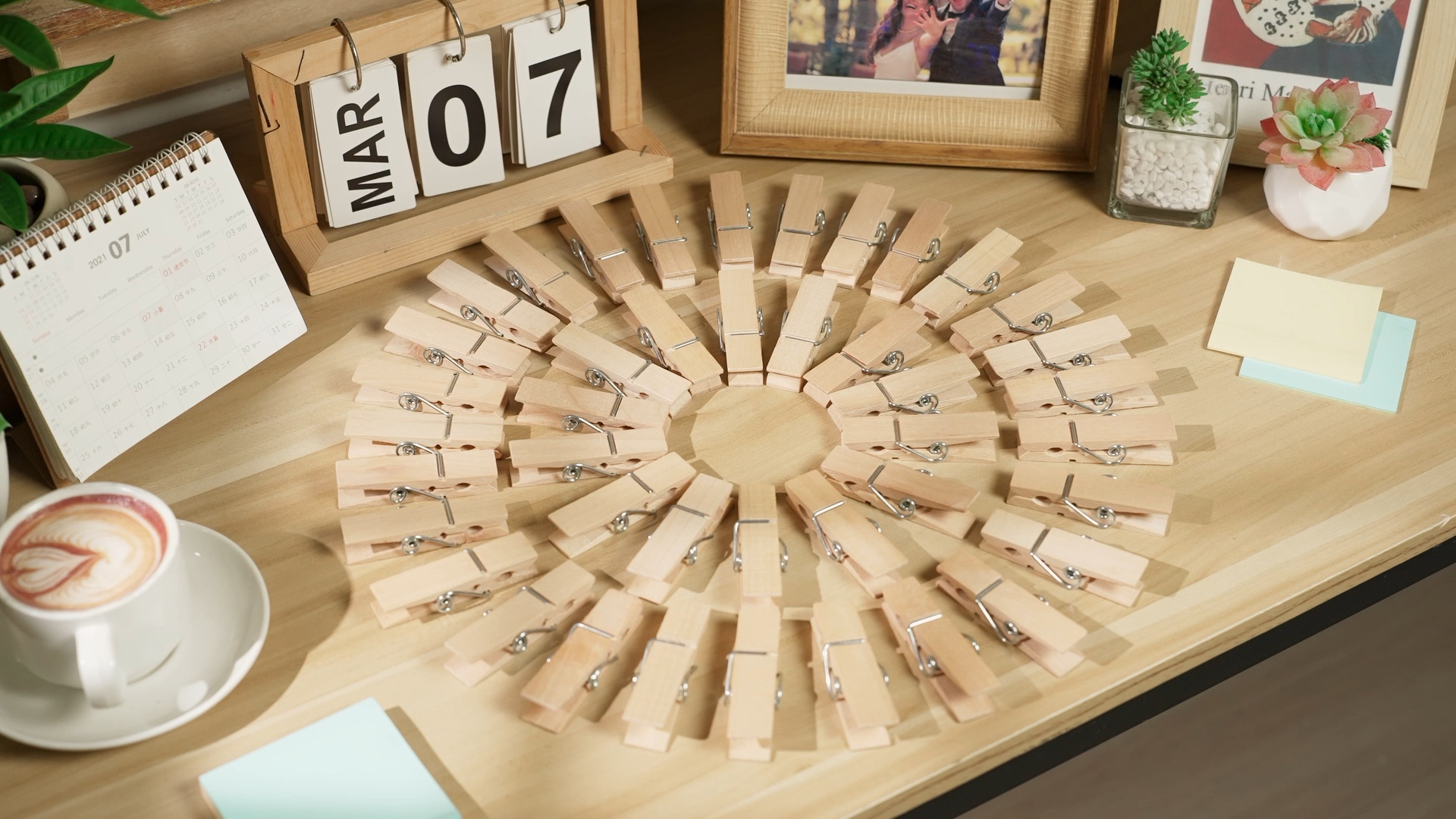 Amazon.com: Kigley 90 件大型木製衣夾超寬長2.83 英吋(約2.83 公分)堅固的木製衣夾重型DIY 夾適用於洗衣掛衣服 工藝食品打開袋