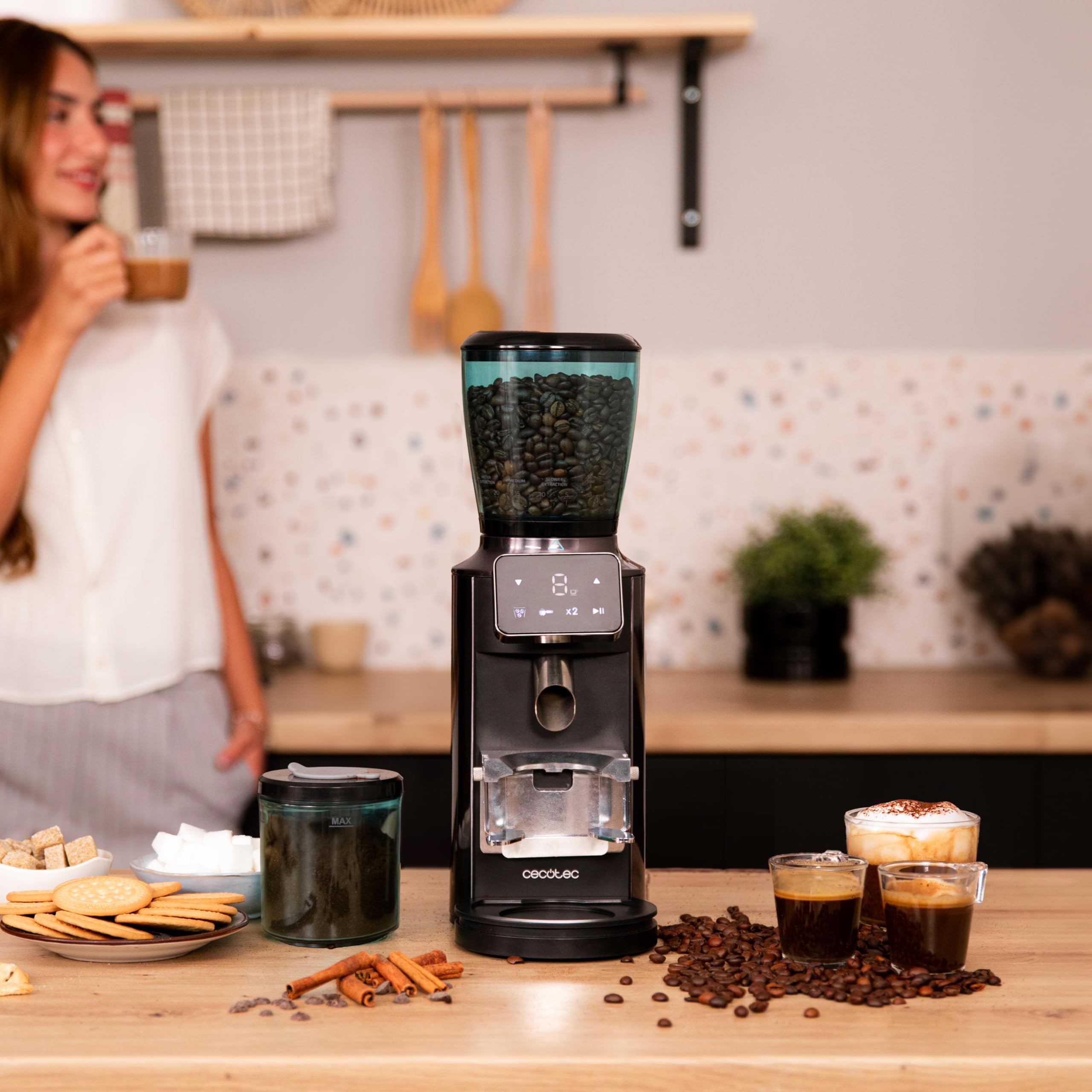Cecotec - Moulin à Café Électrique SteelMill Touch - 200W, Acier Inoxydable, Écran Tactile et 30 Niveaux de Mouture, Récipient à Grains de 300gr avec Couvercle et 200gr de Café en Poudre