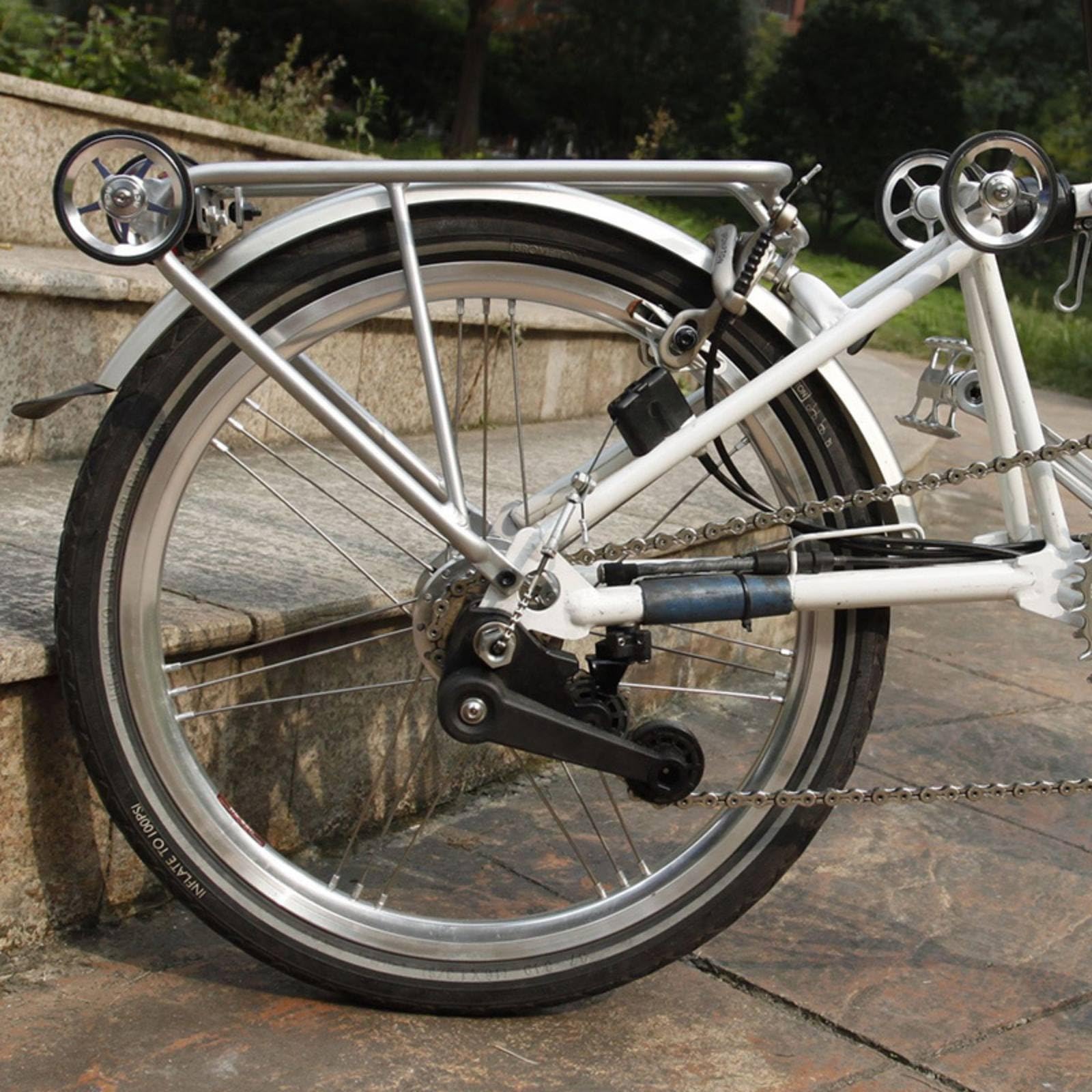 LOVIVER Portapacchi Bici Pieghevole Posteriore in Alluminio per Bici Pieghevoli 16 349 E Staffe Saldate Fori per E Punti Accessori Adatto a Pendolarismo, Nero, 16 Pollici 349