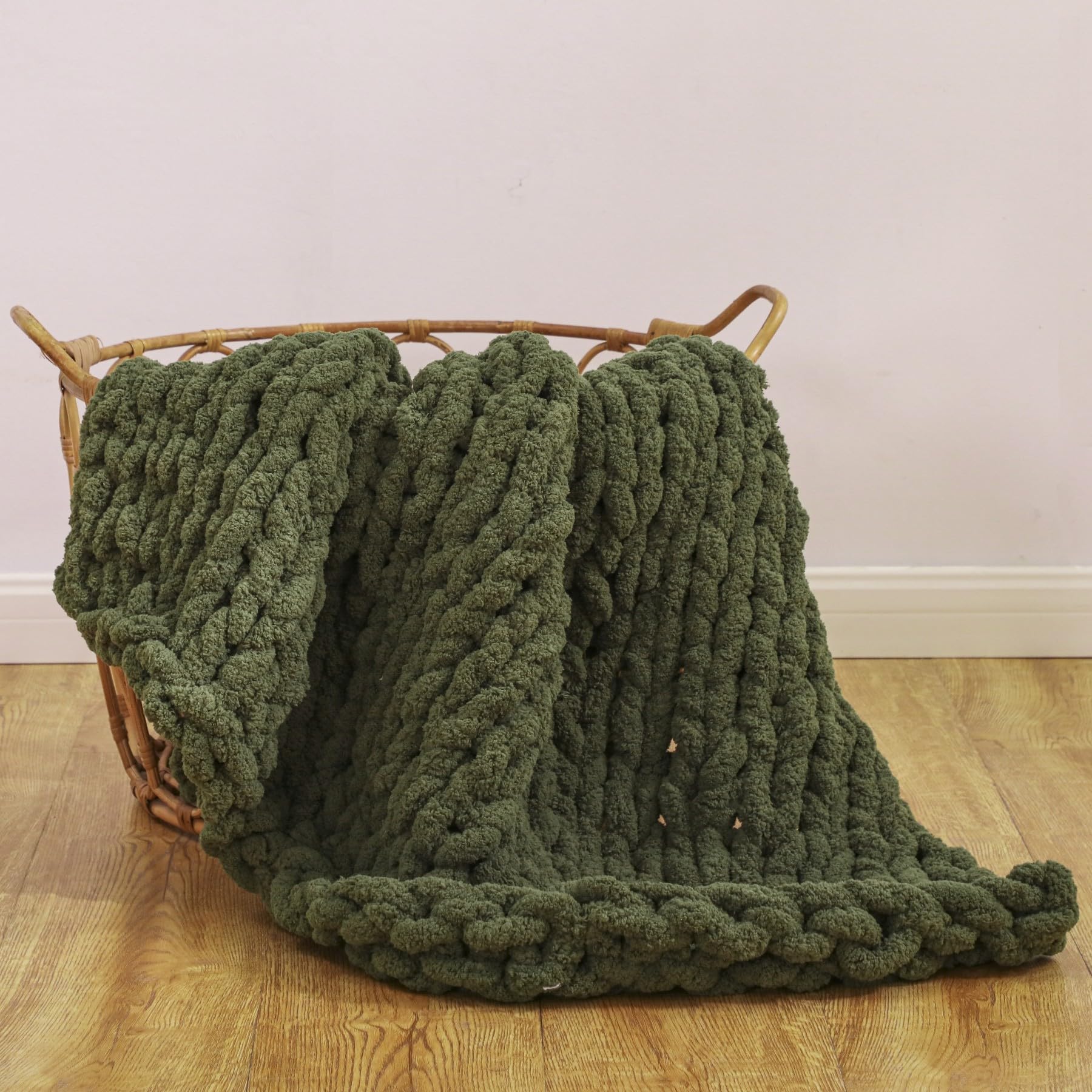 WESHIONGOO - Manta decorativa de punto grueso de 101,6 x 101,6 cm para sofá y cama, suave y esponjosa, confeccionada a mano al 100 % con hilo de chenilla grueso, verde oliva | Manta de punto 100% hecha a mano, manta suave y esponjosa con hilo de felpilla