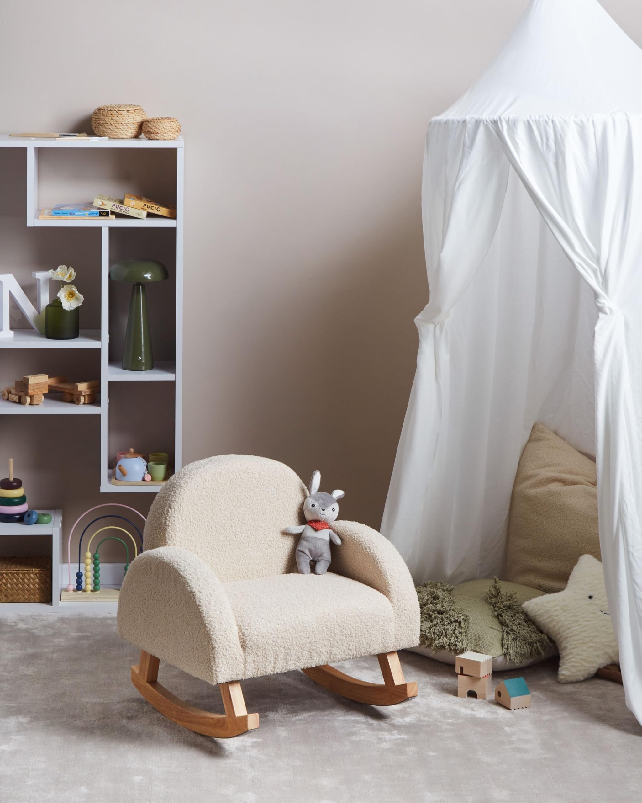 Fauteuil à Bascule pour Enfants en Bouclé Pieds en Bois Beige Clair Hug