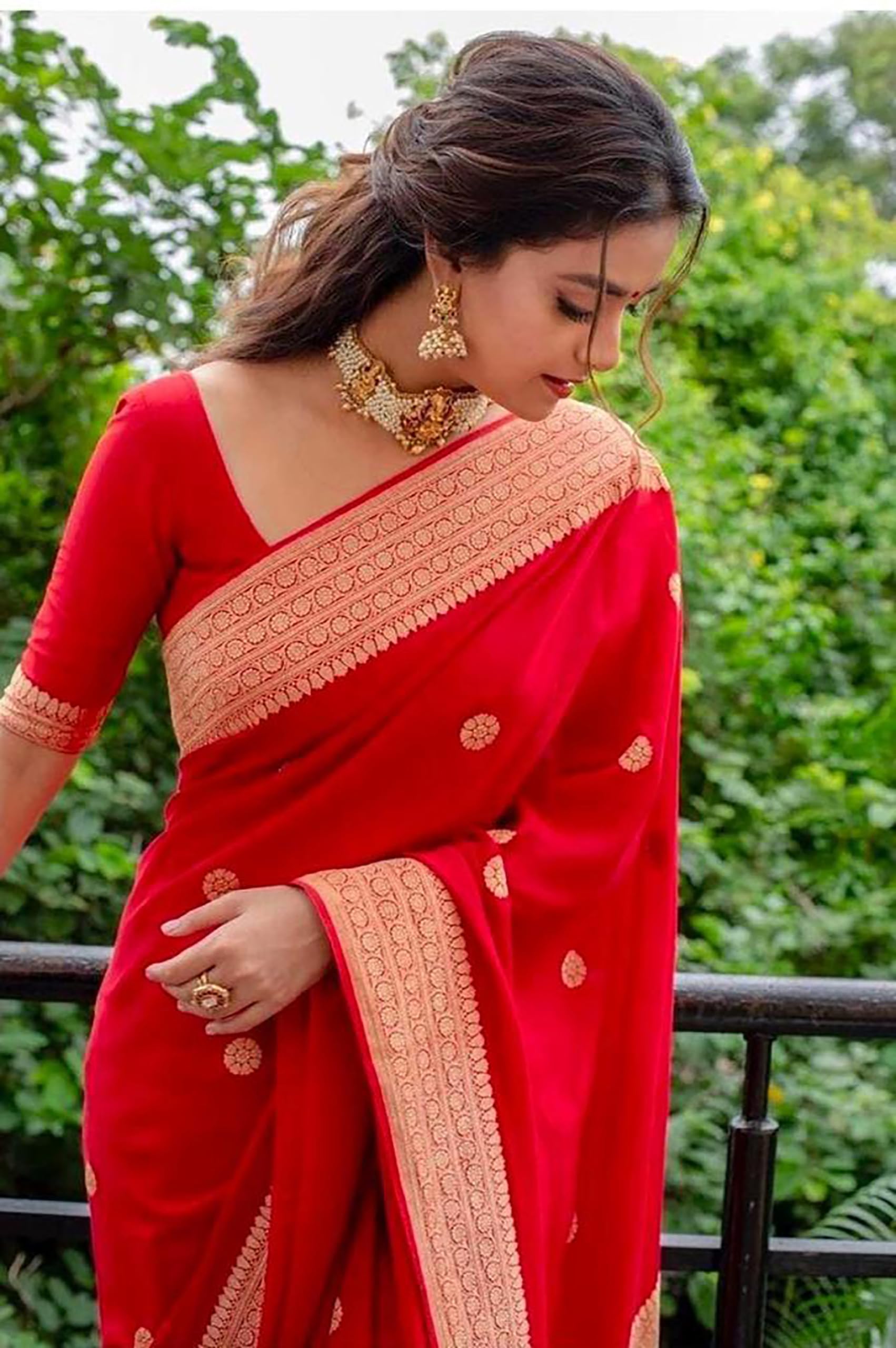 Anjaneya Sarees Woven Silk Banarasi Kanjivaram Saree (Red) 4