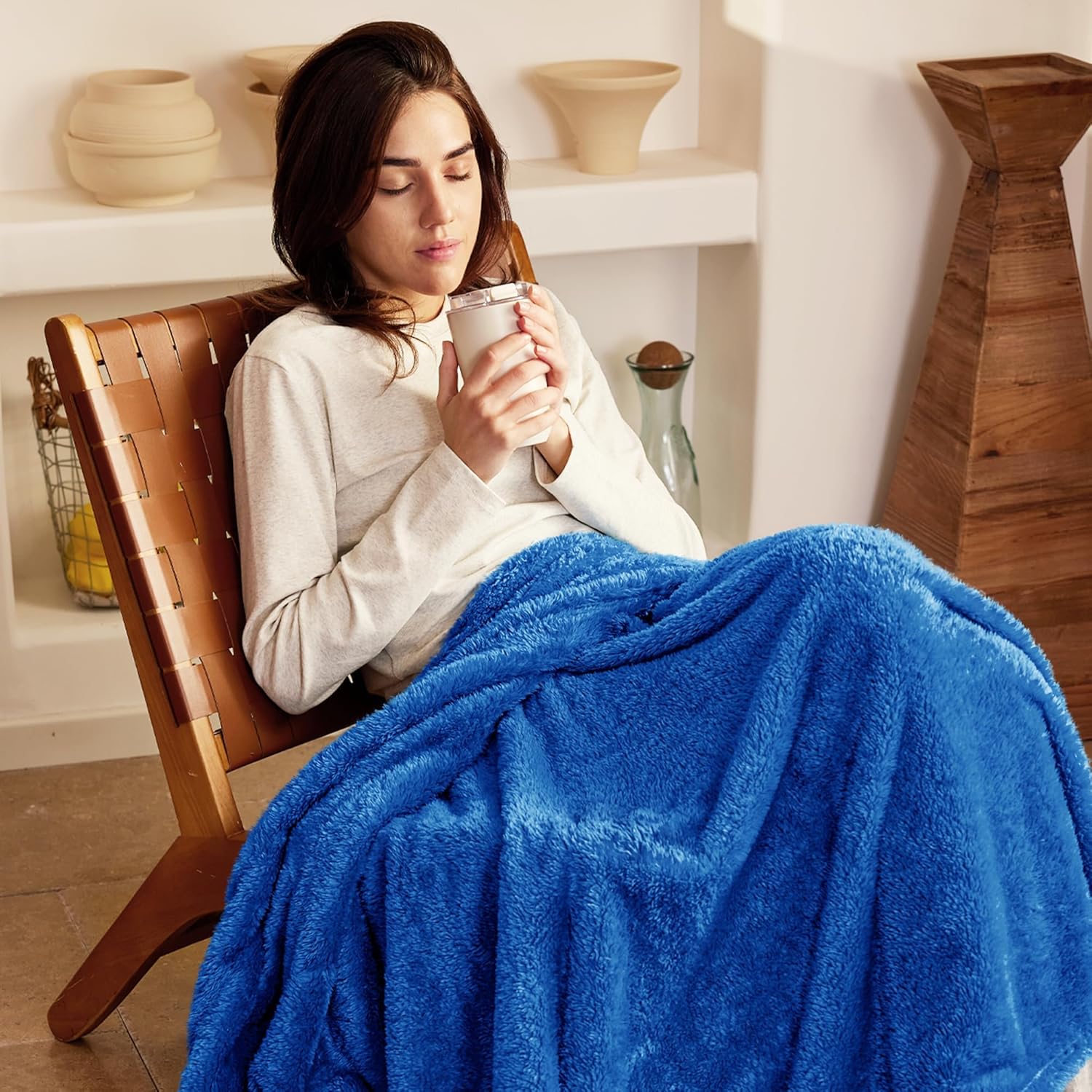 (Similar to but not exact)  Exclusivo Mezcla Plush Fuzzy Fleece Throw Blanket Extra Large, Super Soft, Fluffy and Warm Blankets for Couch, Bed, Suitable for All Seasons (50x70 Inches, Cobalt Blue) Cobalt Blue 50X70 IN