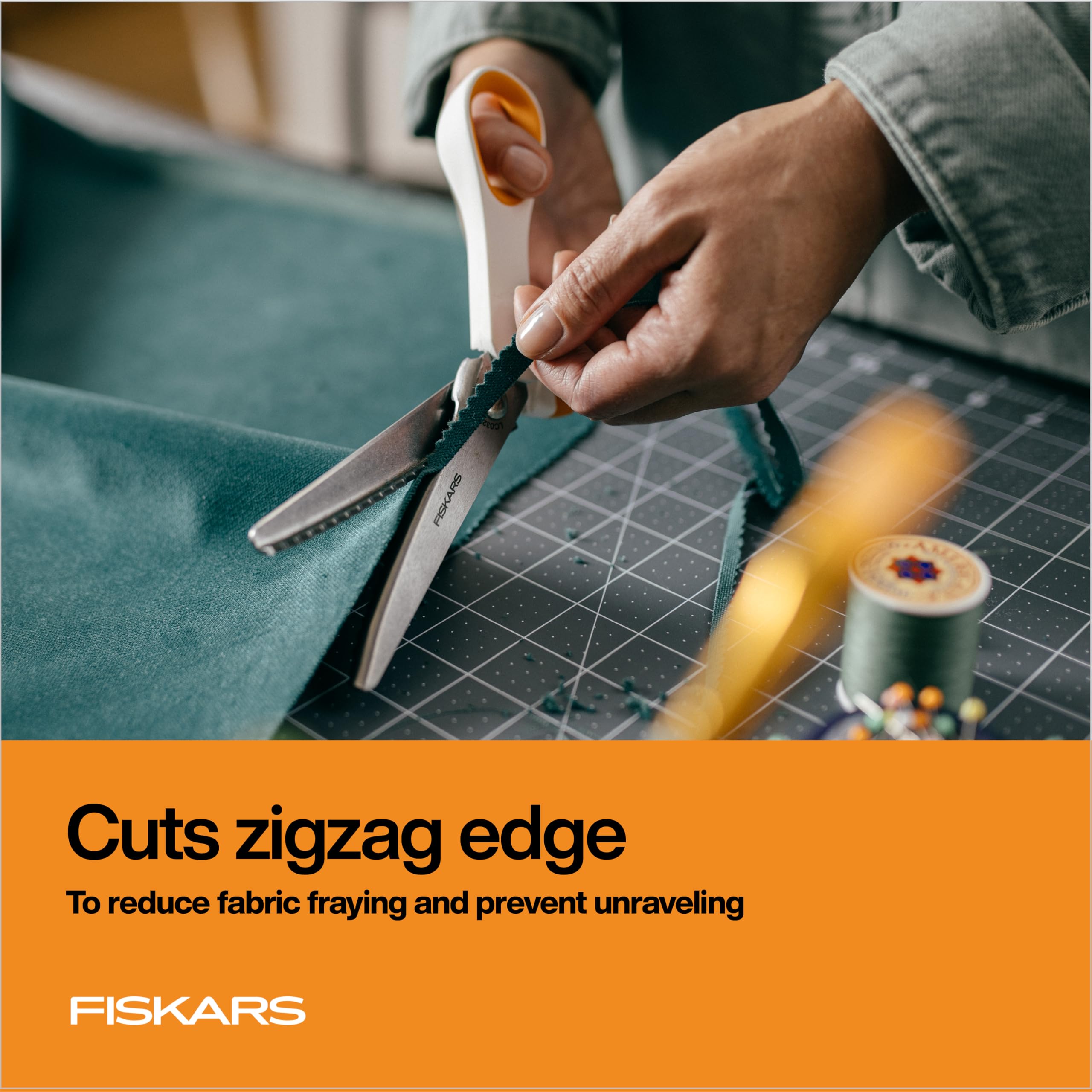 Fiskars SoftGrip Pinking Shears, Fabric Scissors with Ergonomic Handle, Zig Zag Edge and Stainless Steel Blades