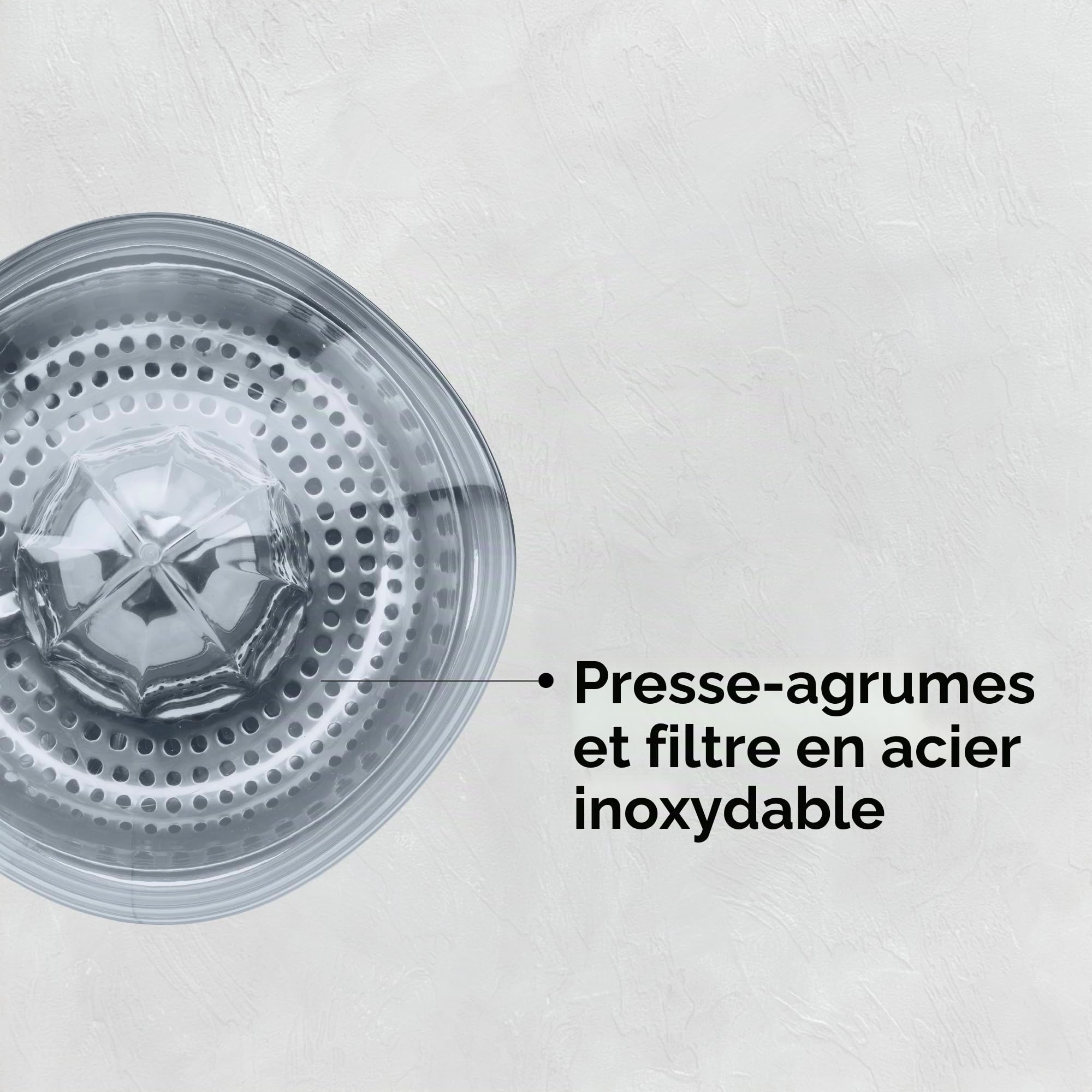 Smeg, Presse Agrumes Électrique CJF11BLEU, Mise en Marche Automatique à Pression, Bec Anti-goutte et Cône Universel, Base Antidérapante, Range Cordon Intégré, 70W, Noir