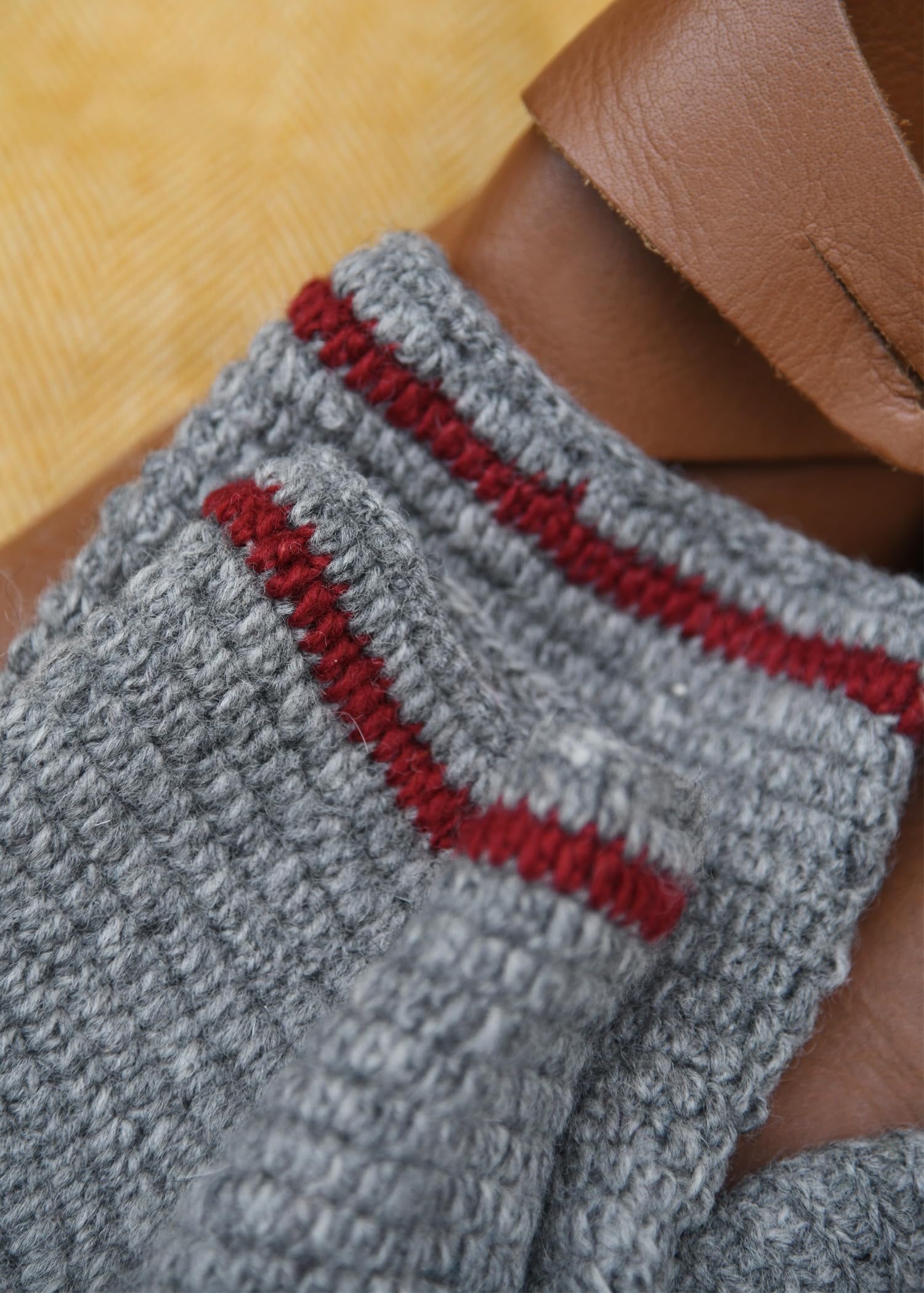 Ulfberth Gehäkelte Wollsocken, Wikinger Socken | Mittelalterliche Fußwärmer, für den Altag, Reenactment, LARP, Historische Darstellungen & Fantasy Cosplay