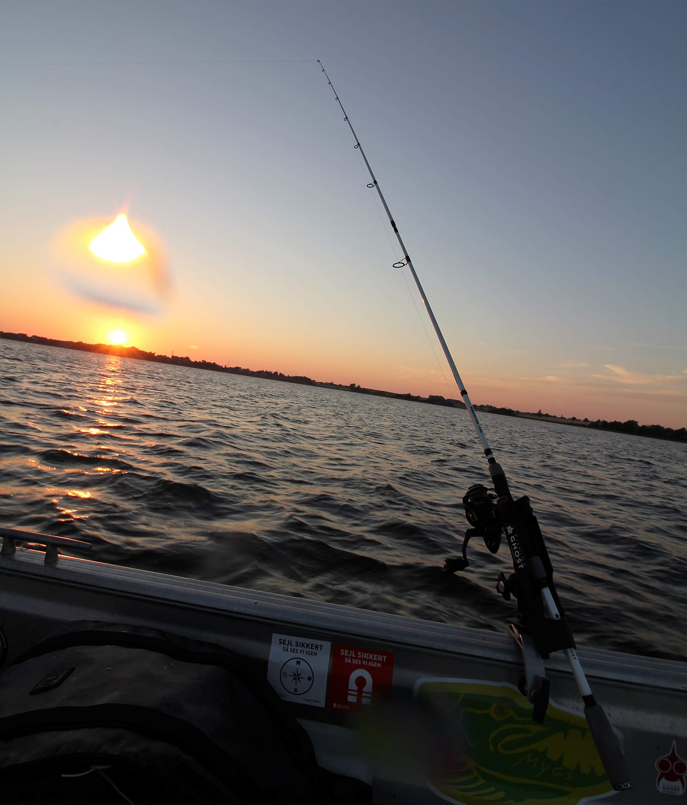 FISHN Doppia Canna da Pesca - Barca da Pesca/Porta canne da Barca - Scuderia - Facile da maneggiare e Facile da Regolare - Rotazione di 360 Gradi - Canna da Pesca (2X)