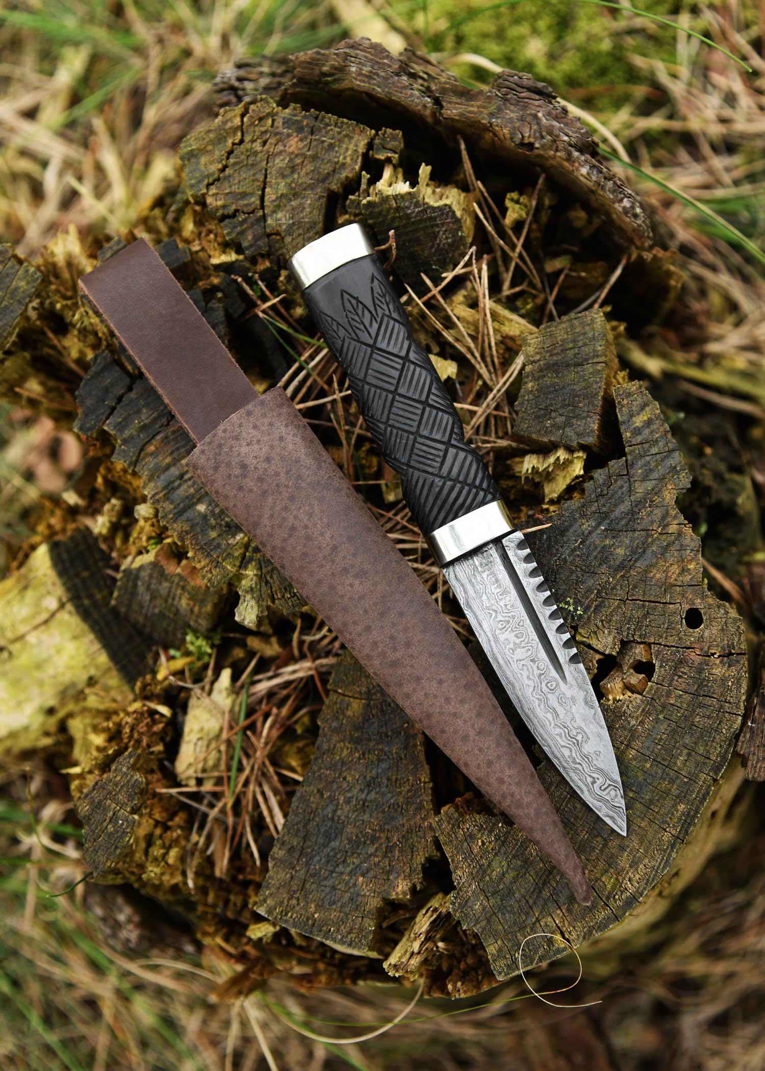 Battle-Merchant Sgian Dubh, Schottisches Messer, Damaststahl, Lederscheide