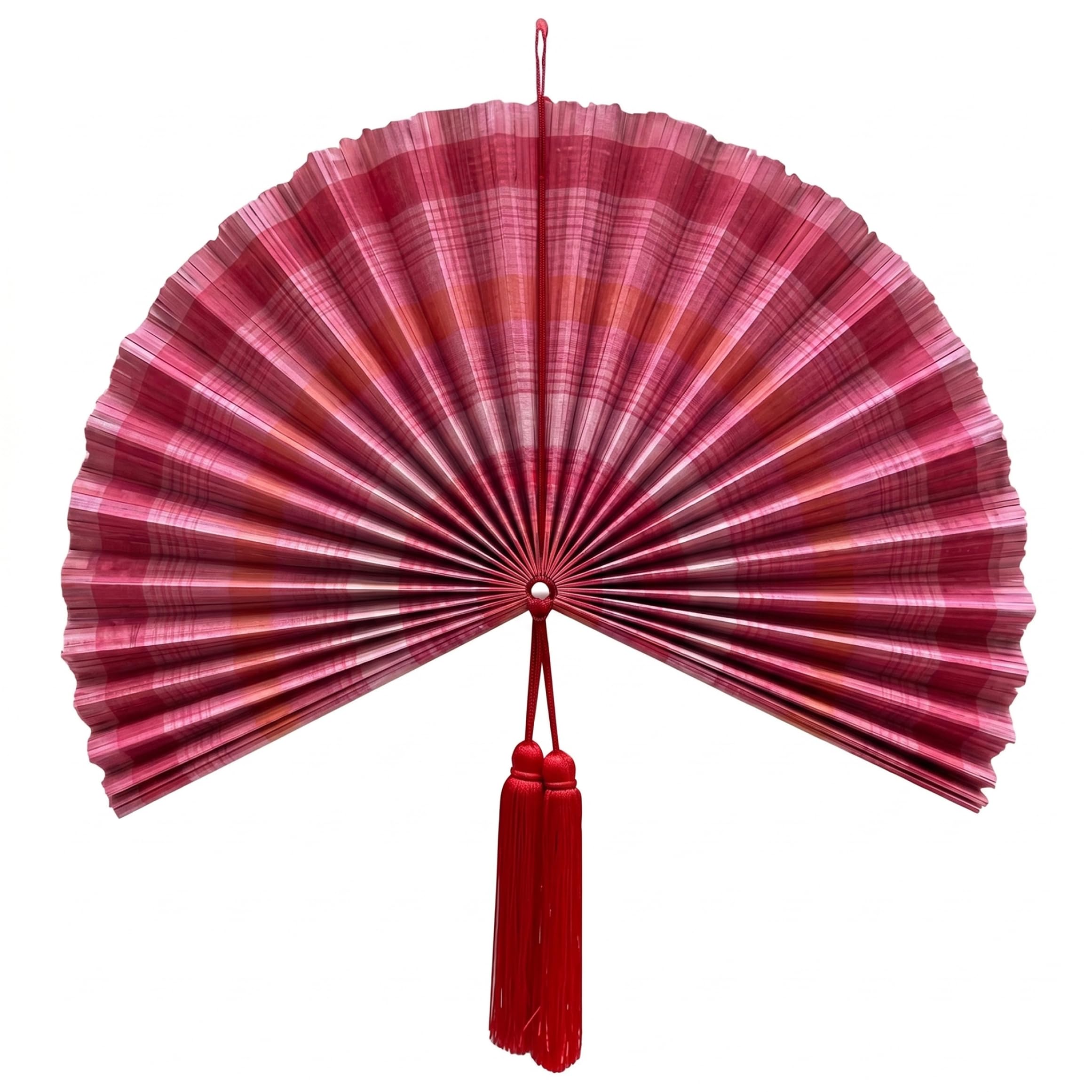 Grande décoration murale rouge à pompons pour réveiller l'ambiance de votre bureau