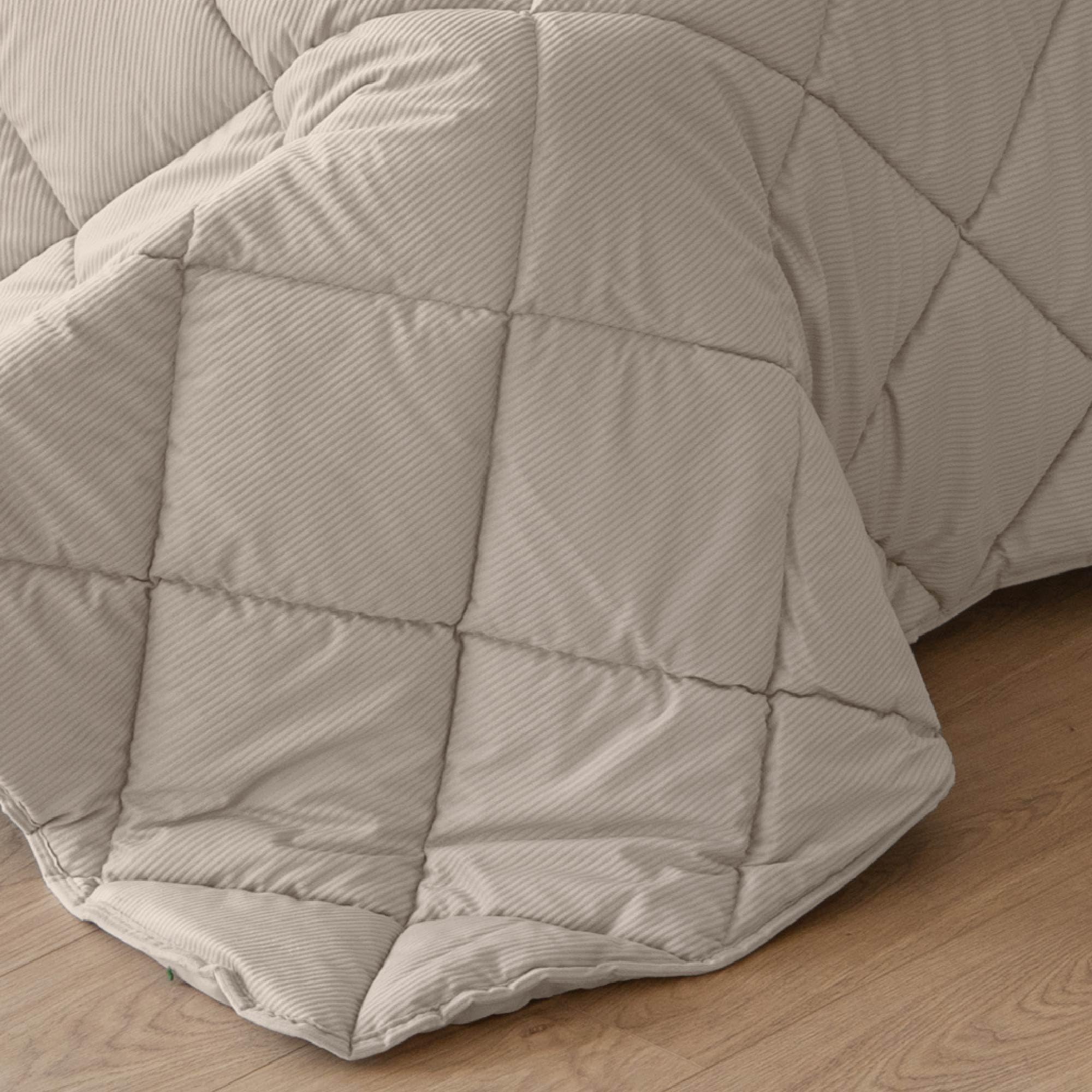 Trapunta Invernale Matrimoniale In Velluto Tinta Unita Con Elegante Lavorazione a Coste Morbida Calda Prodotto Italiano 500 Grammi Piumone Due Piazze - Beigechiaro - Matrimoniale 250x250 cm
