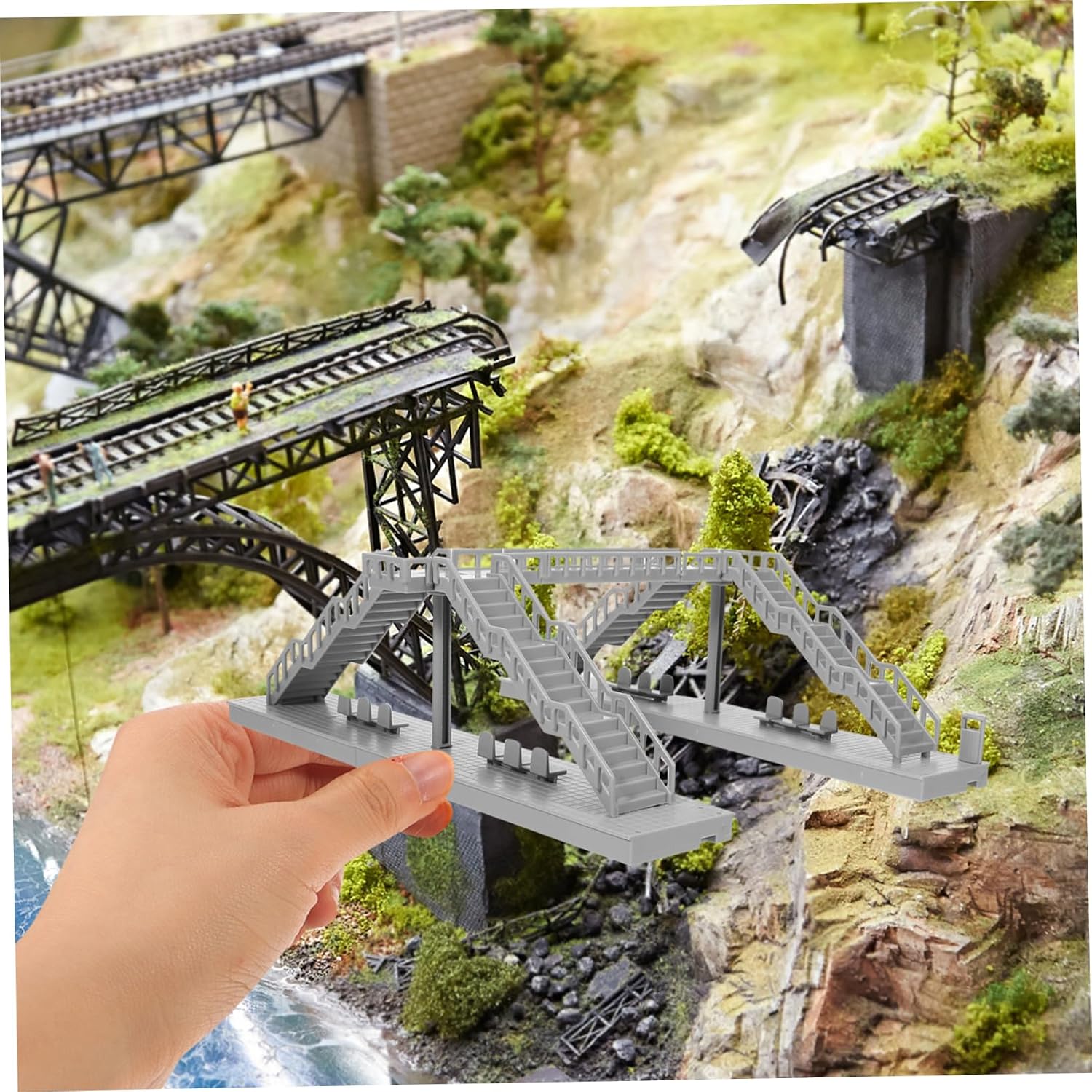 Toddmomy Assembled Footbridge Model for Urban Scenery Lightweight Pedestrian Bridge Kit for Miniature Table Decoration DIY Railway and Micro Landscape Accessory