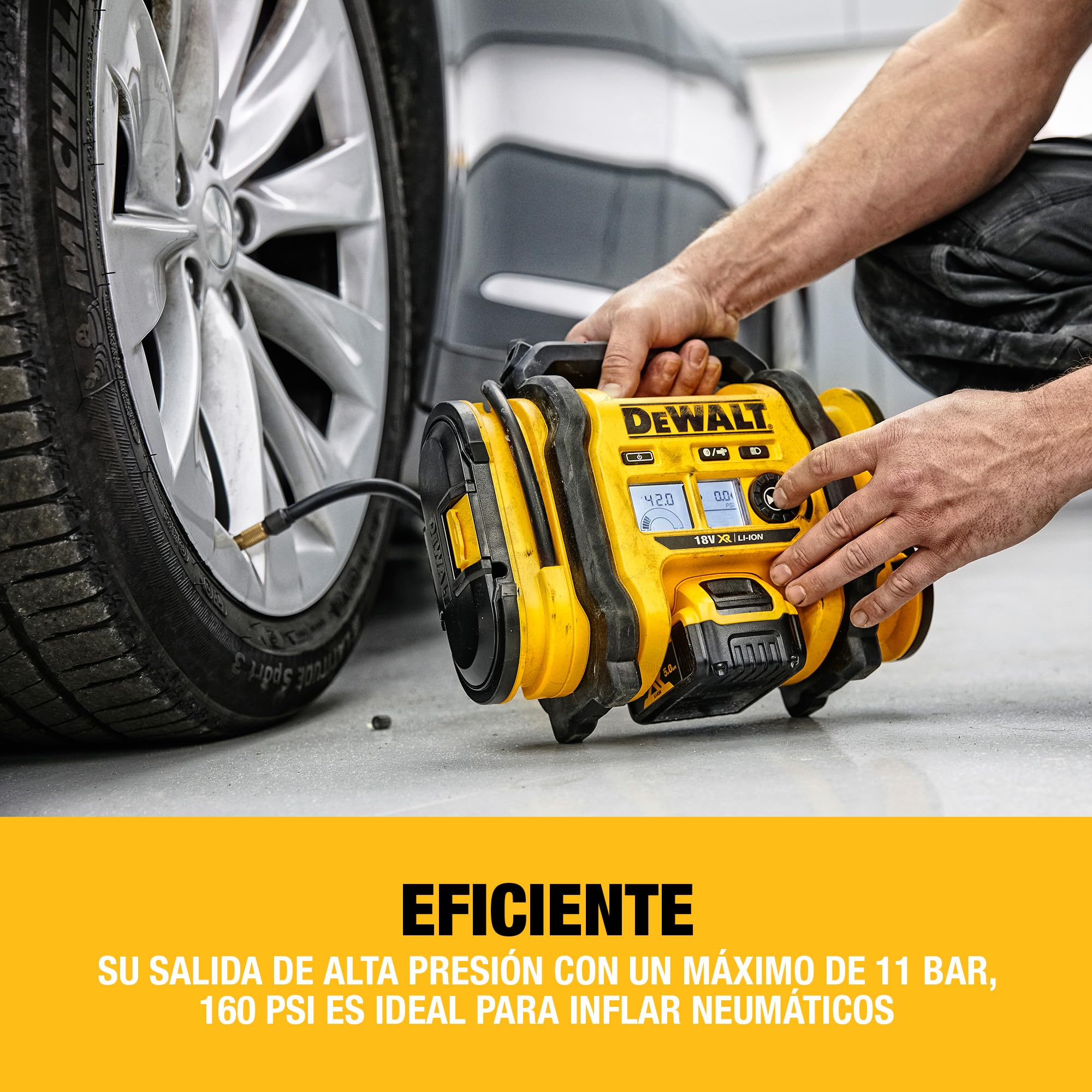DEWALT Inflador XR 18V, con LED, 3 fuentes de alimentación, Cargador de coche 12V o red eléctrica, Presión máxima 11 Bar, Manómetro digital, Sin cargador/batería, DCC018N-XJ