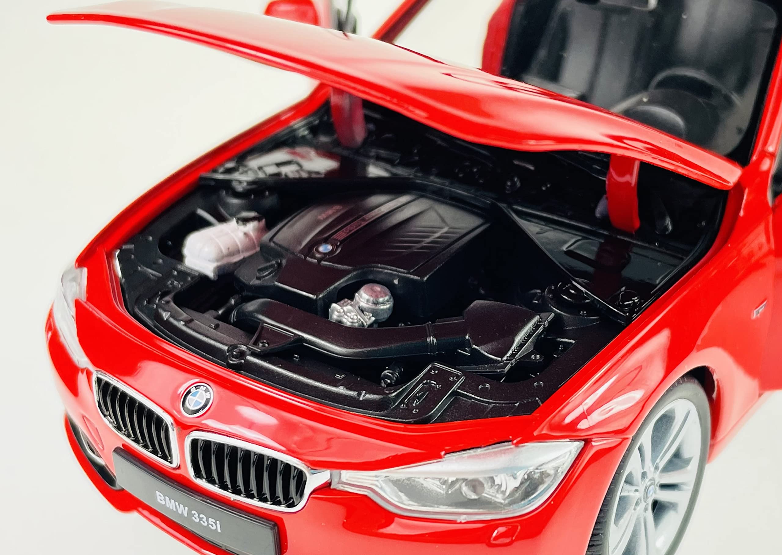 BMW 335i F30 2011 Welly NEX 1/18 - Miniature Rouge Moulée Sous Pression - Neuve