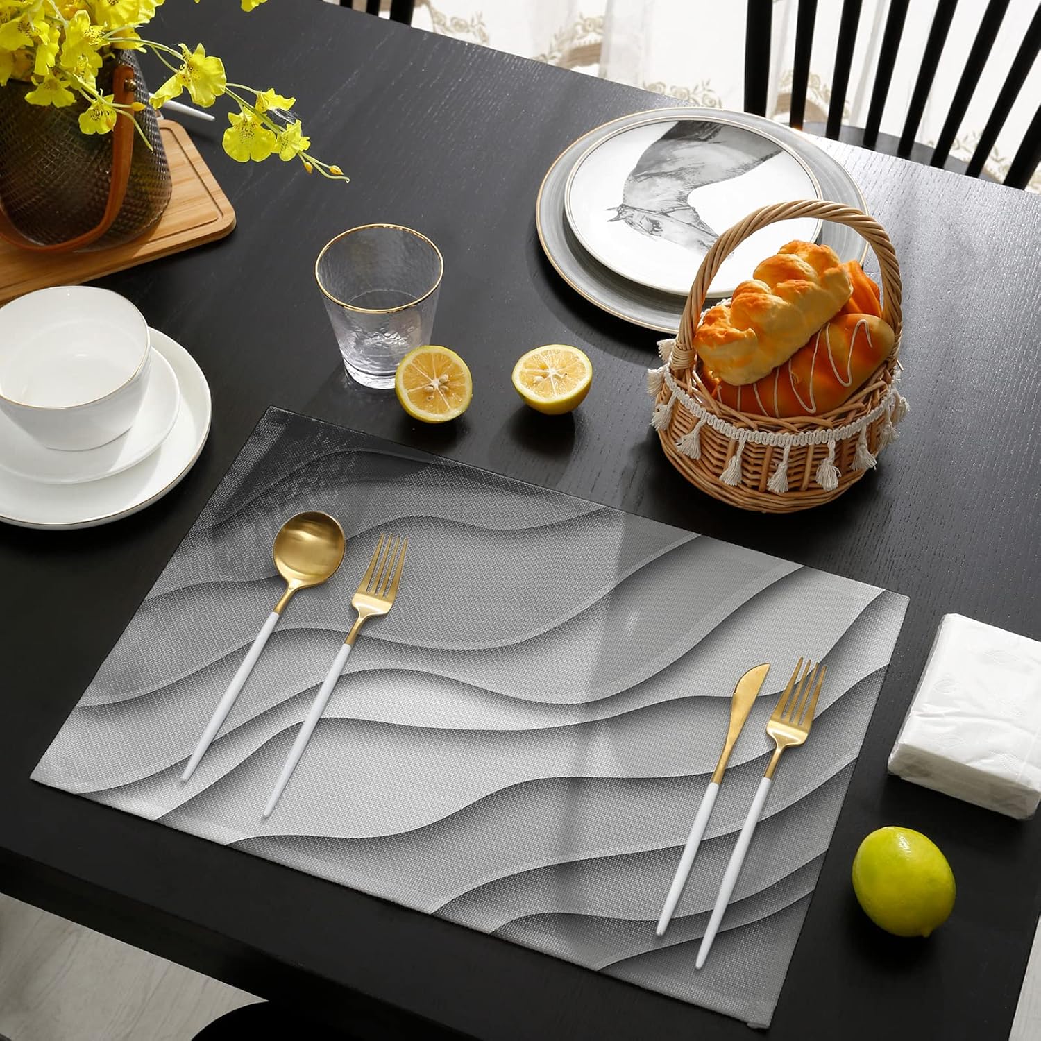 Modern Geometric Placemats Set of 6, Non-Slip Heatproof Art Abstract Gradient Striped Ombre Black Placemat Abstract Beach Table Mats for Kitchen Dining Table