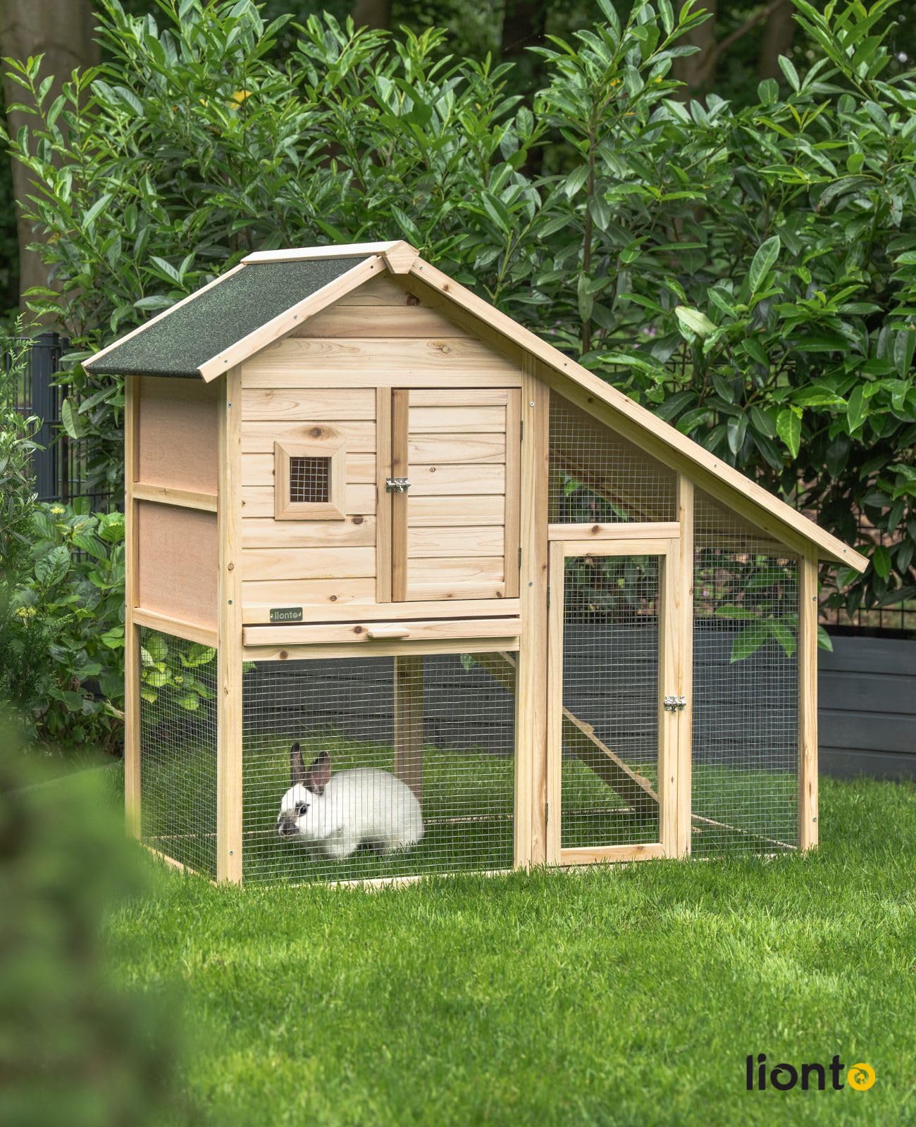 lionto Conejera de Madera caseta Exterior para Mascotas pequeñas cobertizo 140x65x119 cm | Conejera con rampa, 2 entradas, rejillas metálicas, techo de betún protegido contra la intemperie y cajón extraíble