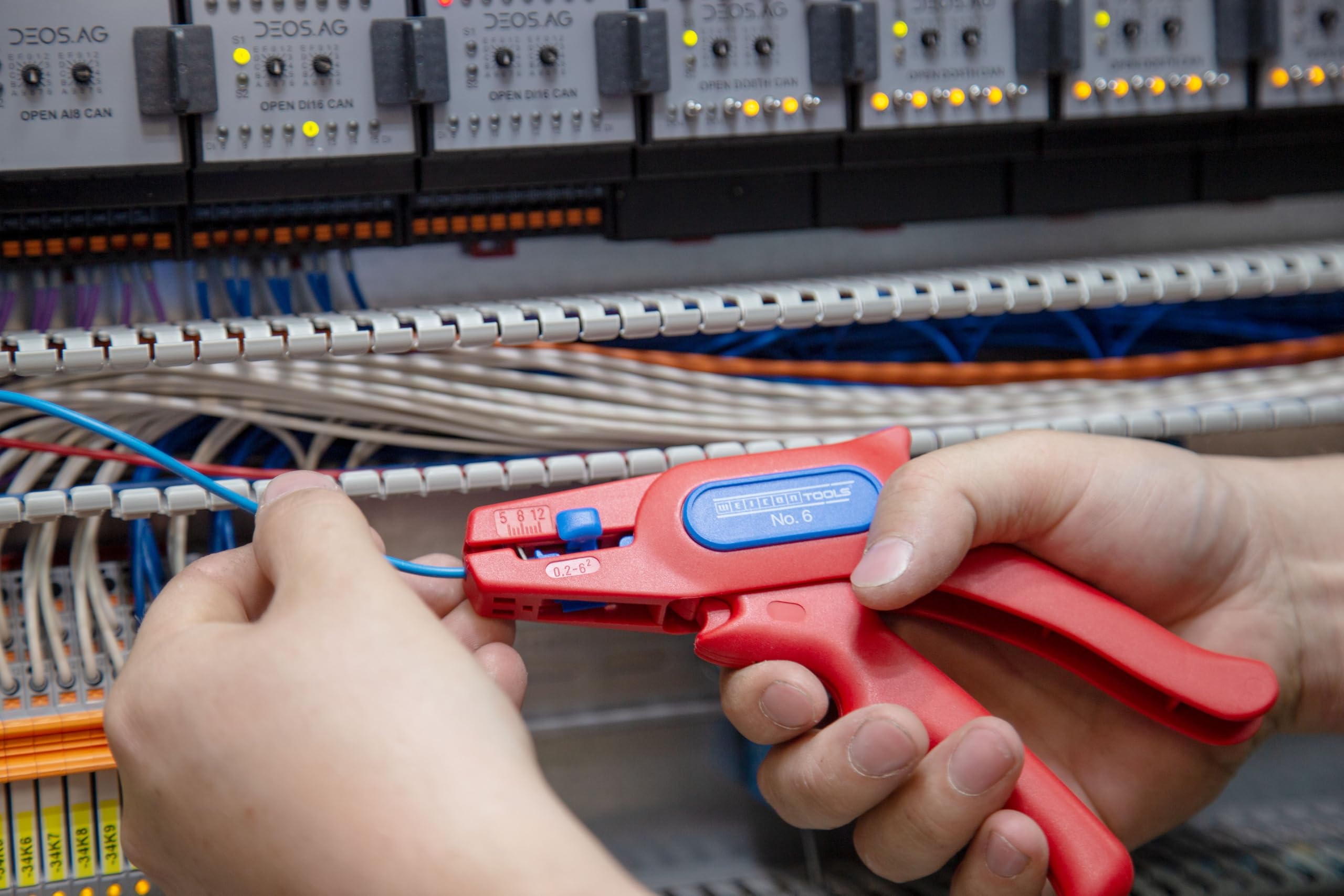 WEICON TOOLS Pince à dénuder N° 6 / Conducteurs souples et rigides de 0,2-6,0 mm² jusqu'à 1000 Volt