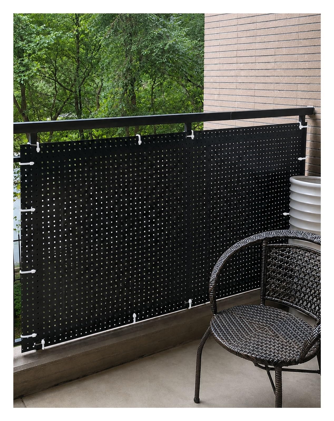 Brise vue balcon noir occultant pour retrouver votre intimité